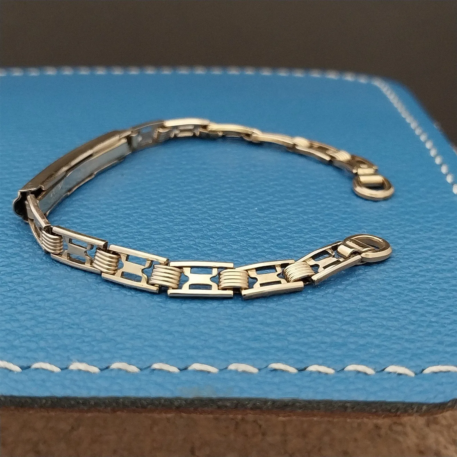 1940s Vintage Ladies Finesse USA 12k Yellow Gold Filled Cocktail Watch Bracelet