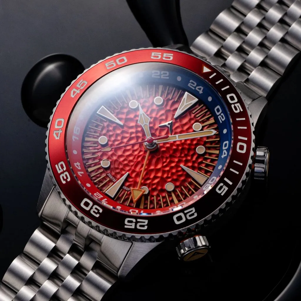 Aerotec Ace&nbsp;X&nbsp;GMT Diver - Candy&nbsp;Apple&nbsp;Red Dive&nbsp;Watch