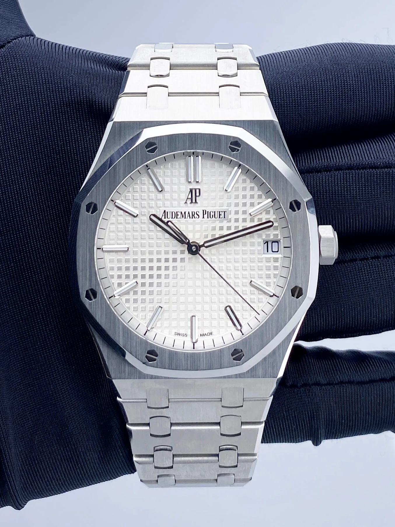 Audemars Piguet Royal Oak 15500ST Silver Dial Mens Watch Box Papers