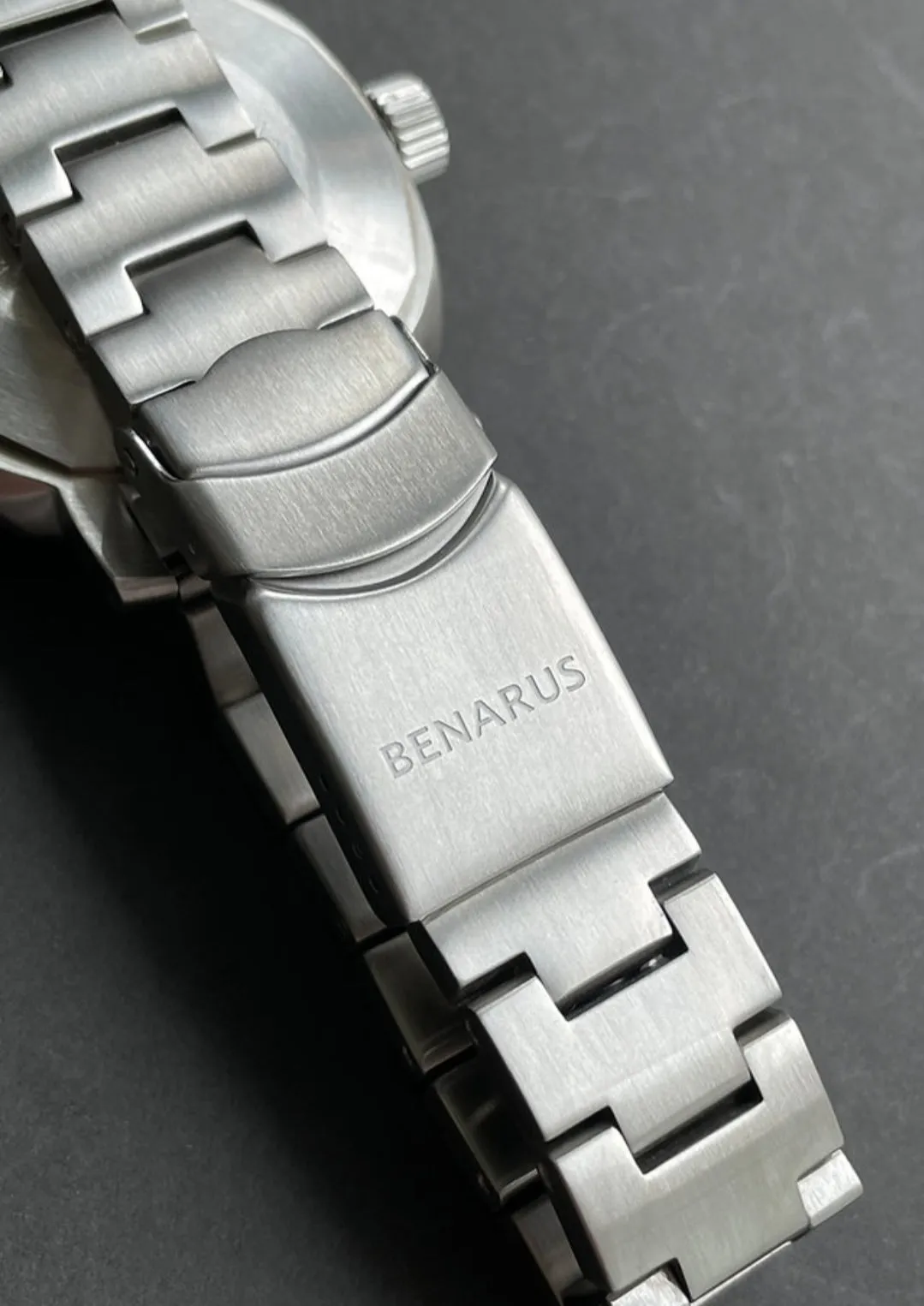 Benarus Moray Watch 38 steel black Pacman dial vintage lume no date