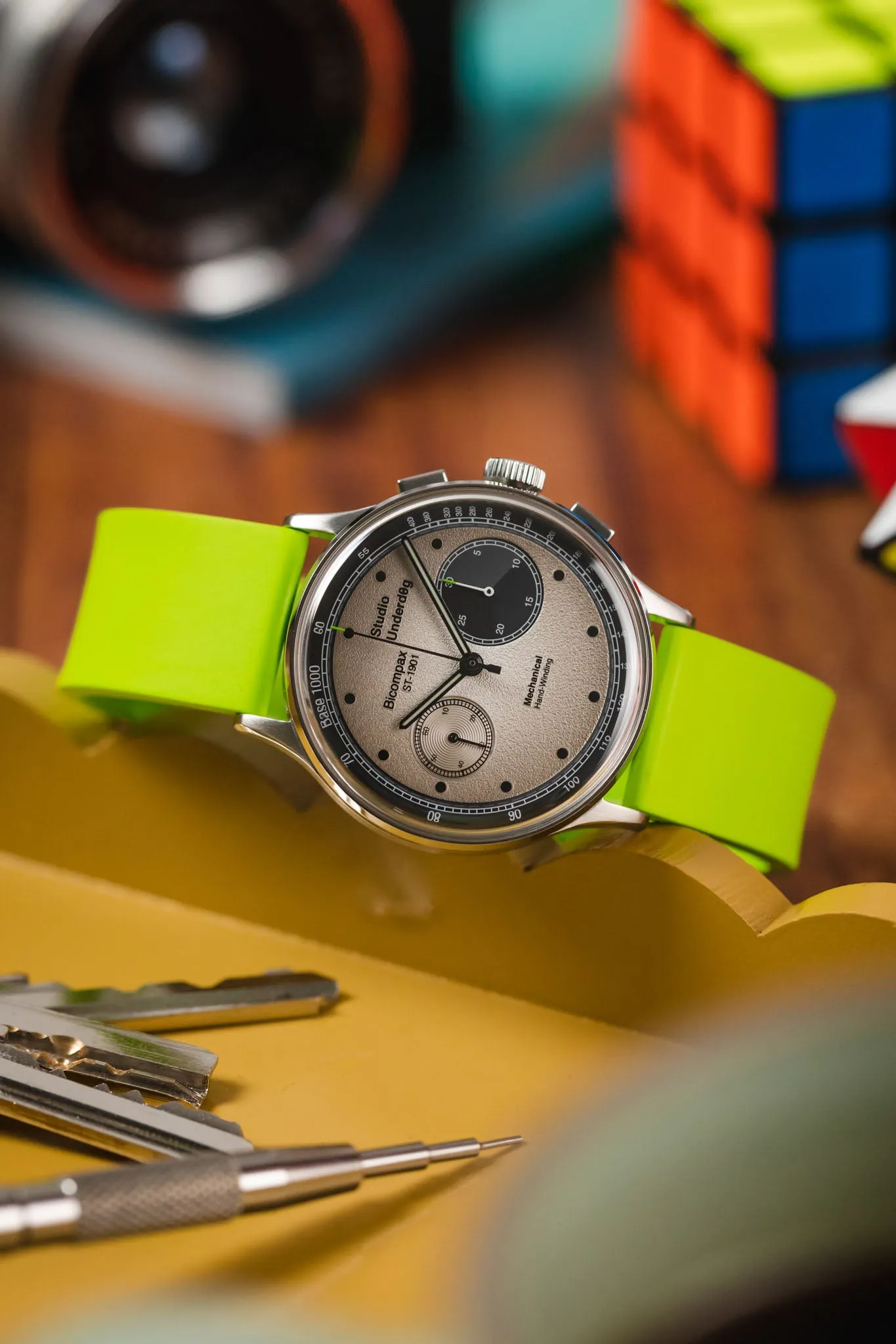 Bonetto Cinturini 270 Self-Punch Rubber Watch Strap in LIME GREEN