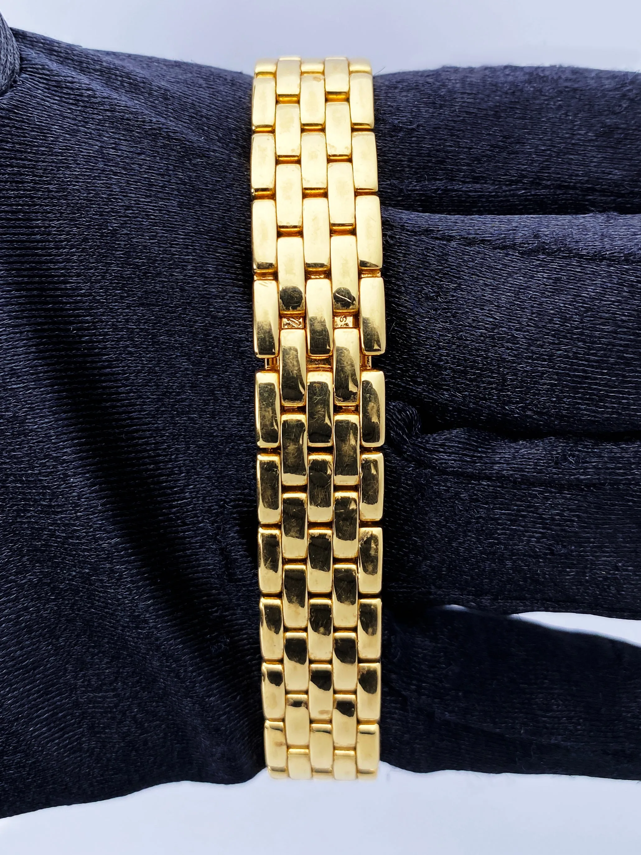 Cartier Panthere 1070 18K Yellow Gold Ladies Watch
