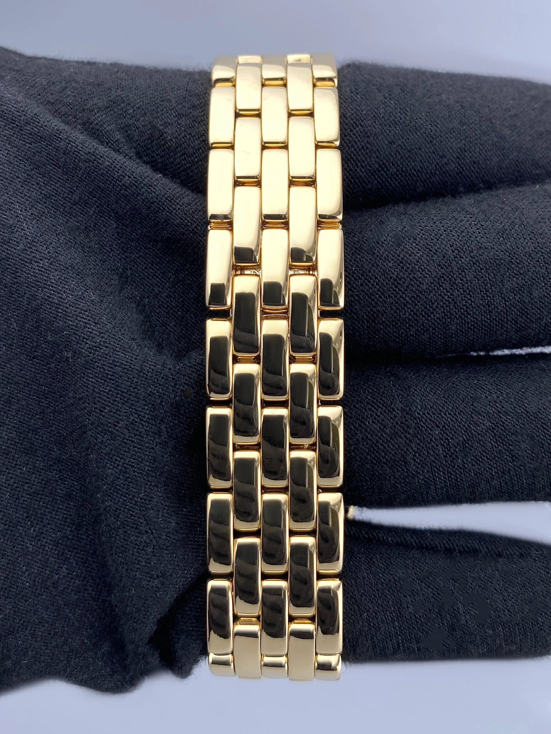 Cartier Panthere Midsize 83782747 18K Yellow Gold Mens Watch