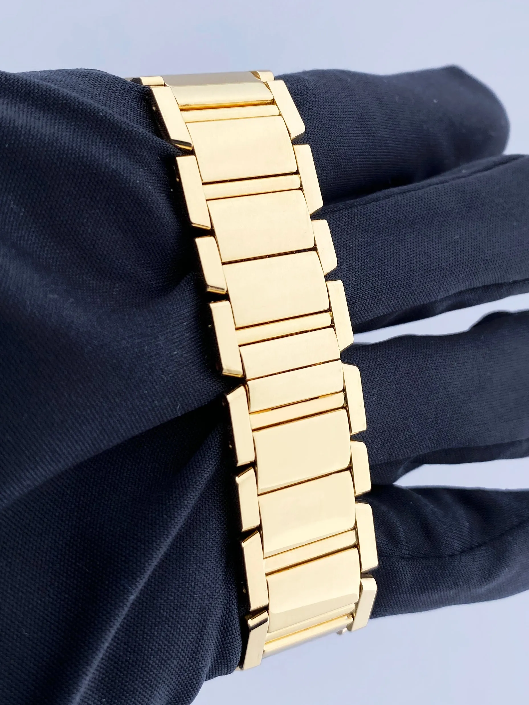 Cartier Tank Francaise 1821 Midsize Ladies Watch