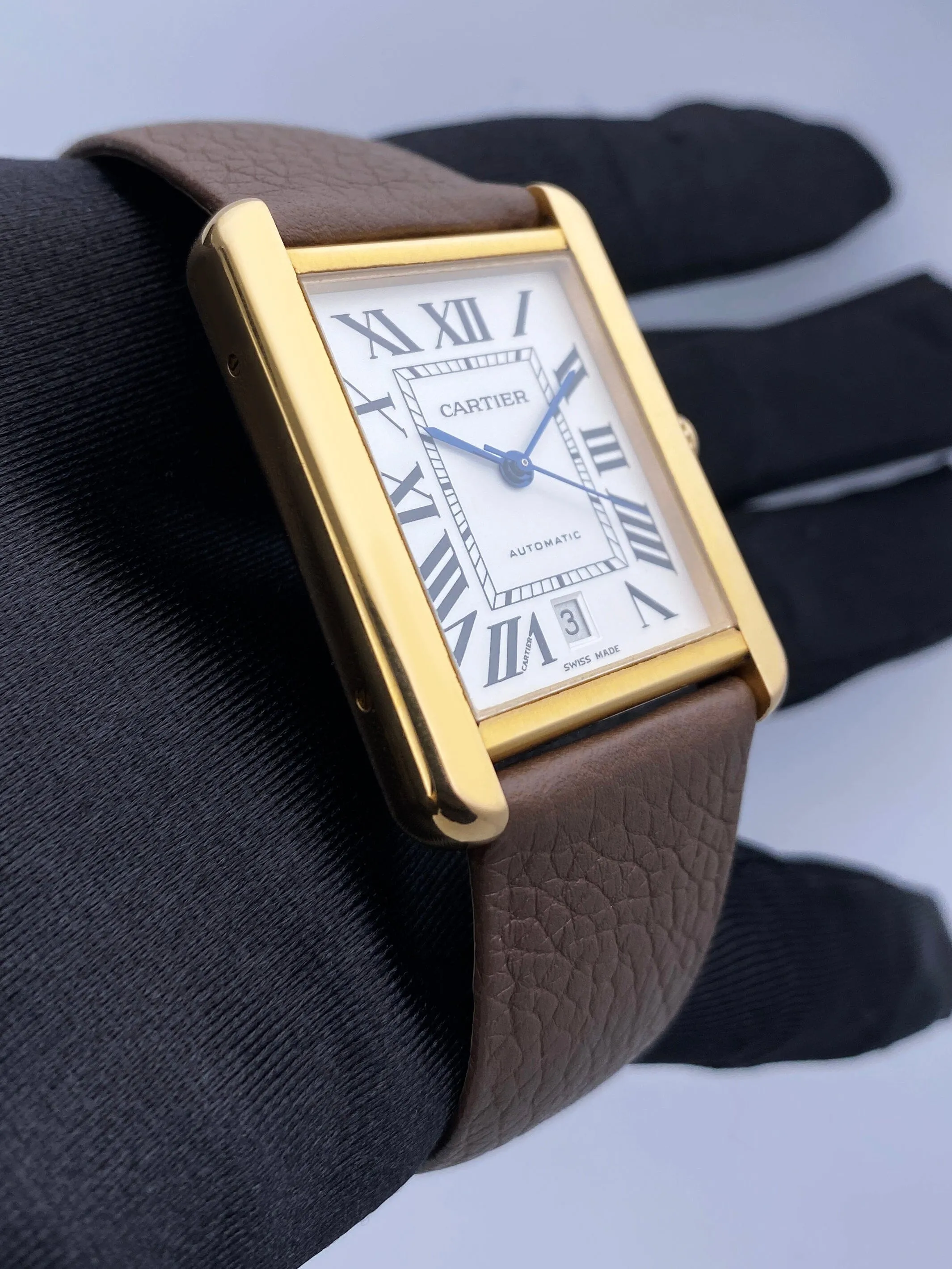 Cartier Tank Solo XL W5200026 18K Rose Gold Mens Watch Box Papers