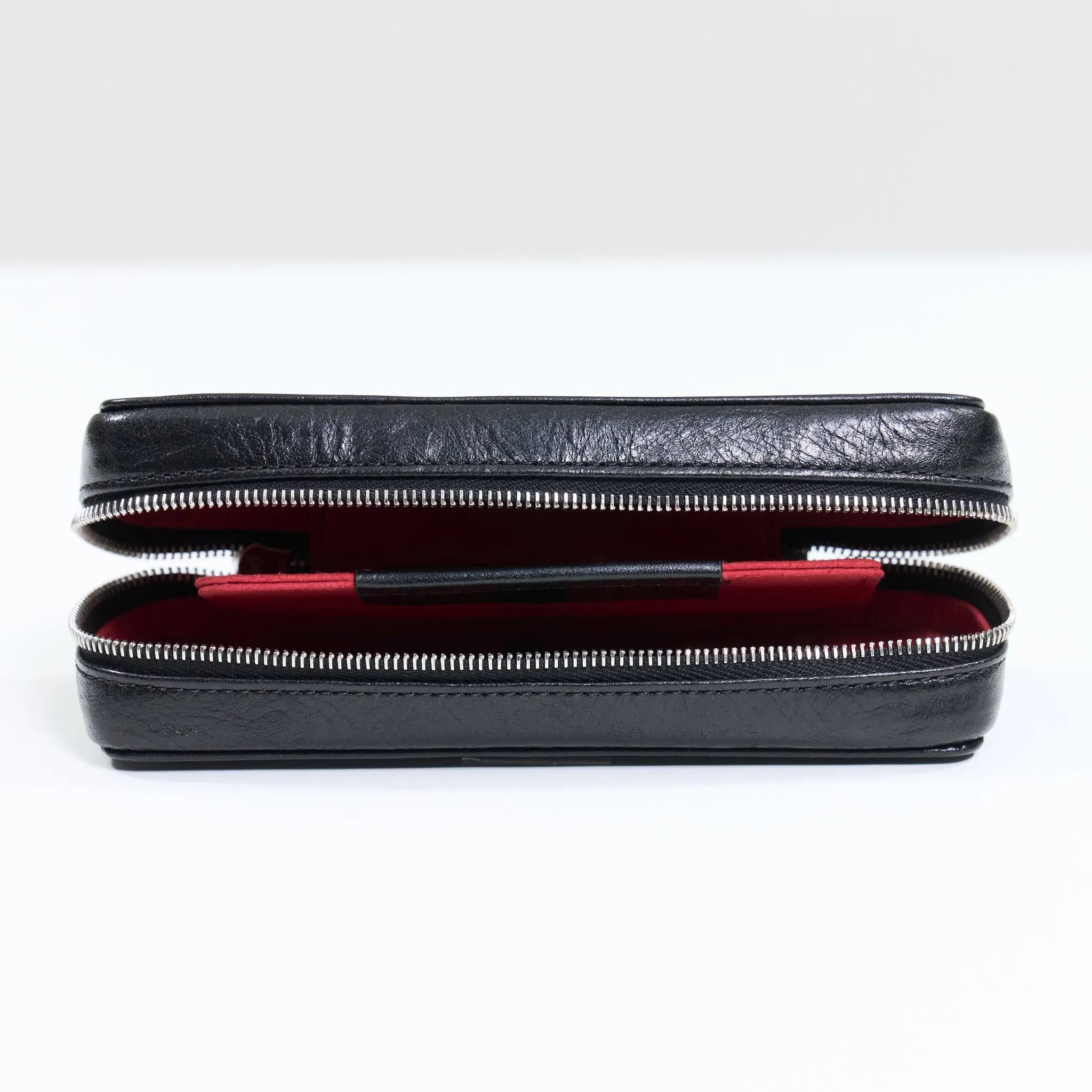 DISTRESSED BLACK DUO POUCH FOR TWO WATCHES