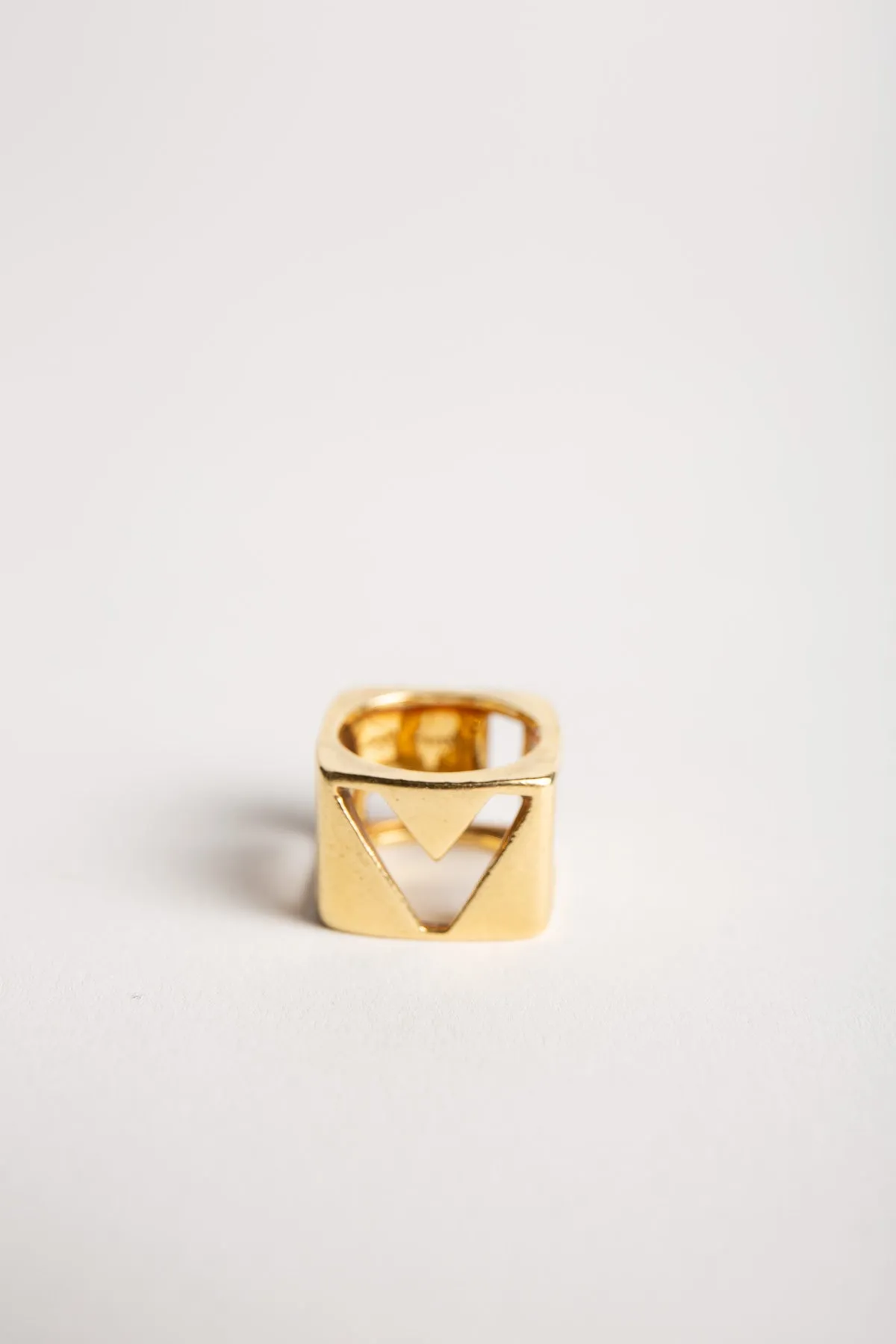 DONALD CLAFIN FOR TIFFANY & CO. | VINTAGE 18K YELLOW GOLD LOVE RING