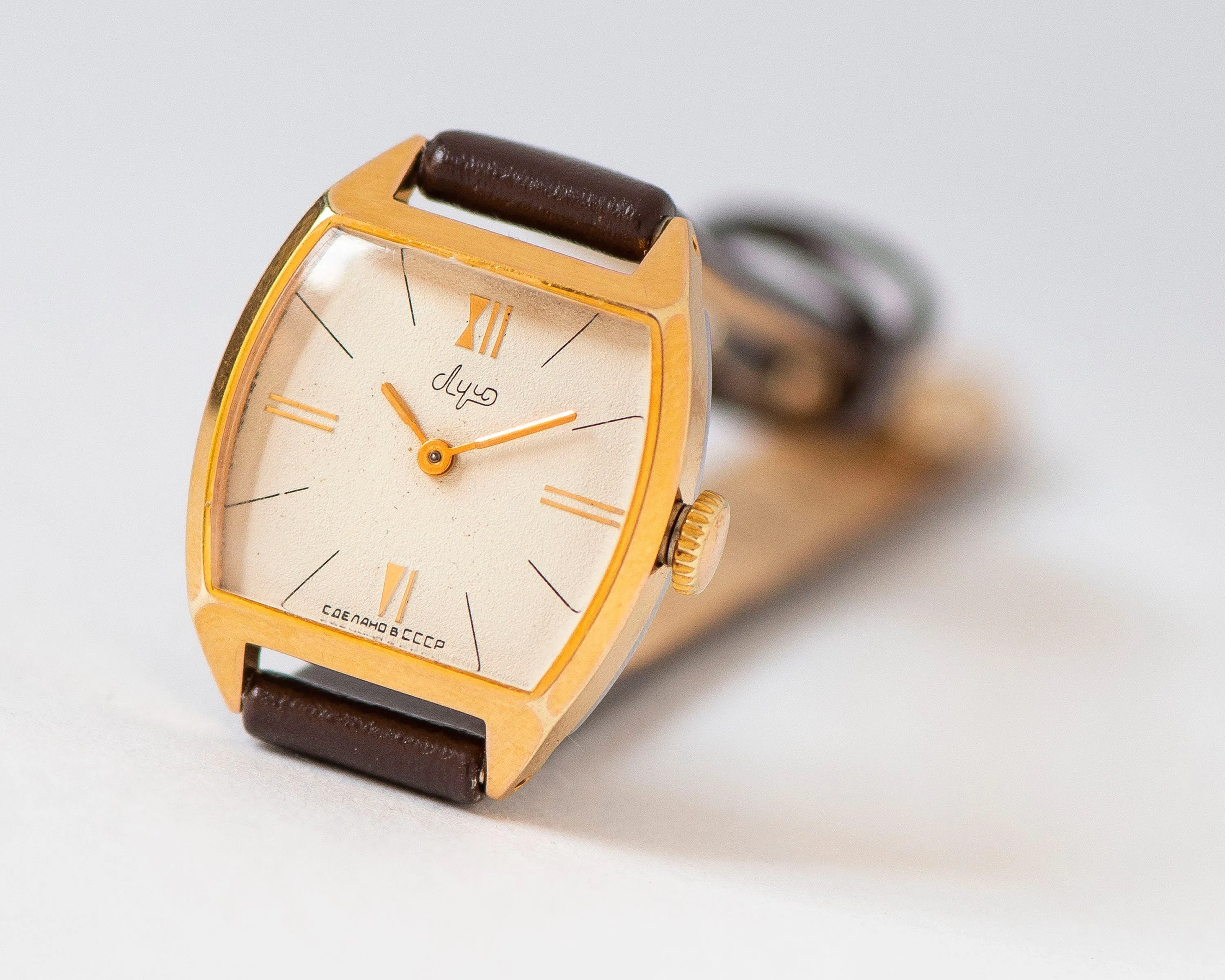 Elegant women's watch gold plated Ray, Roman numerals lady watch classic, vintage retro wrist accessory women gift, new genuine leather band