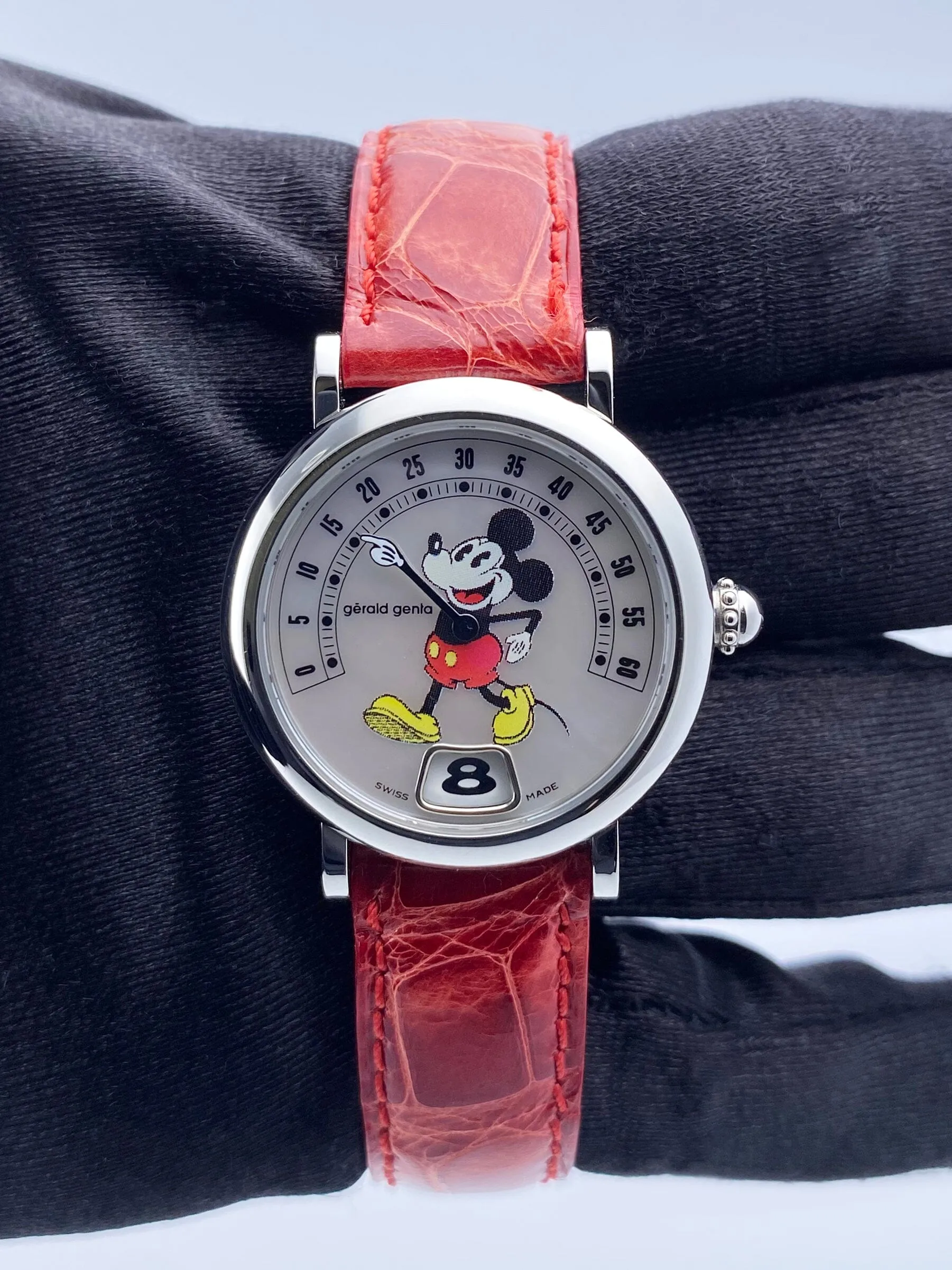 Gérald Genta Disney G.3622 Mickey Mouse MOP Dial Ladies Watch