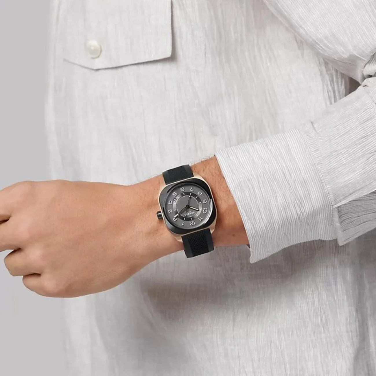H08 - LA MATIERE DU TEMPS WATCH