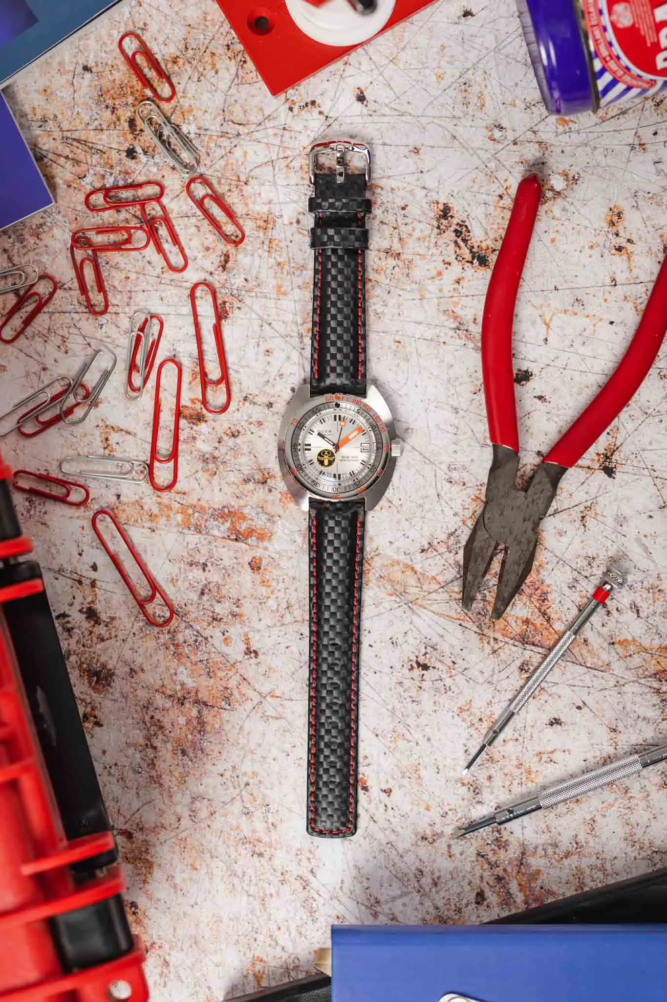 Hirsch CARBON Embossed Water-Resistant Leather Watch Strap in BLACK/RED
