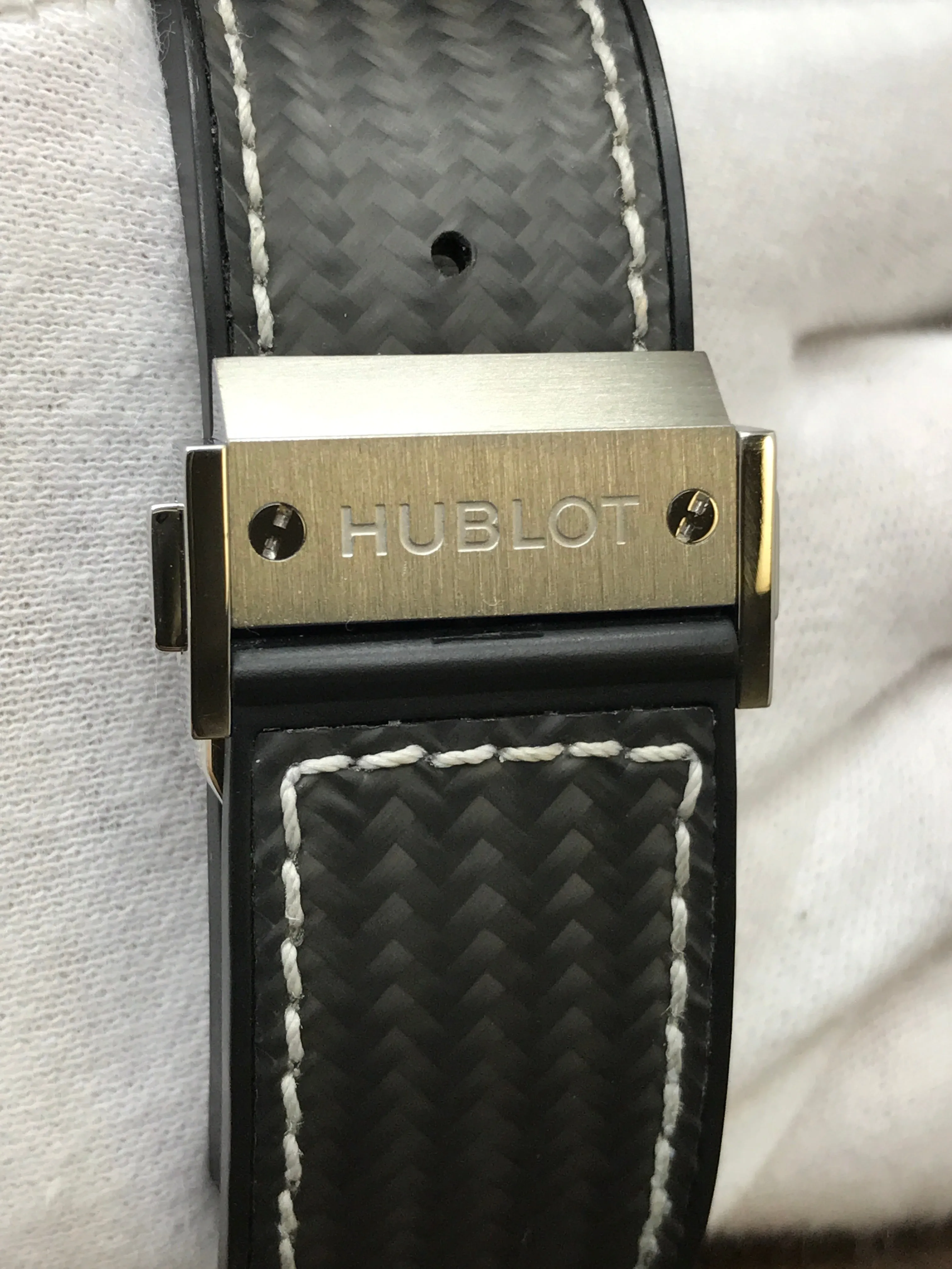 Hublot Classic Fusion 511.NX.1771.QR Carbon Fiber Dial Automatic Men's Watch