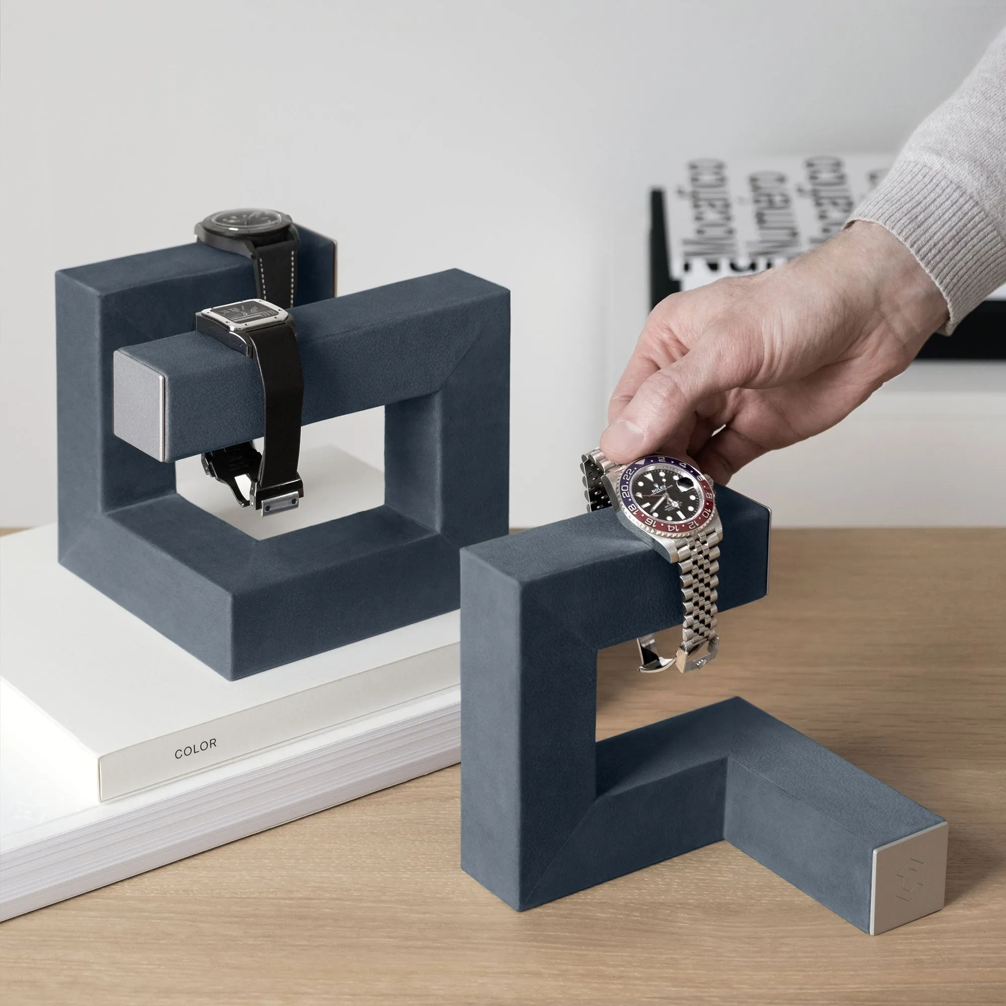 HUDSON 3 WATCH STAND - DUSTY BLUE / GREY