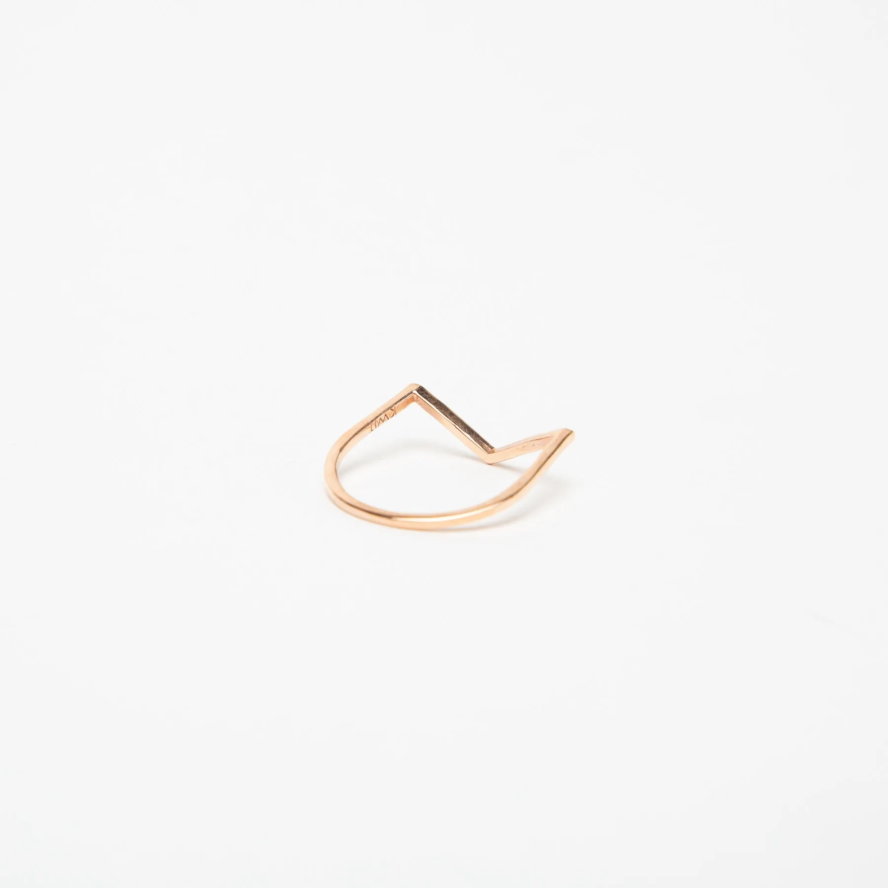 KWIT | 14K ROSE GOLD LETTER V RING