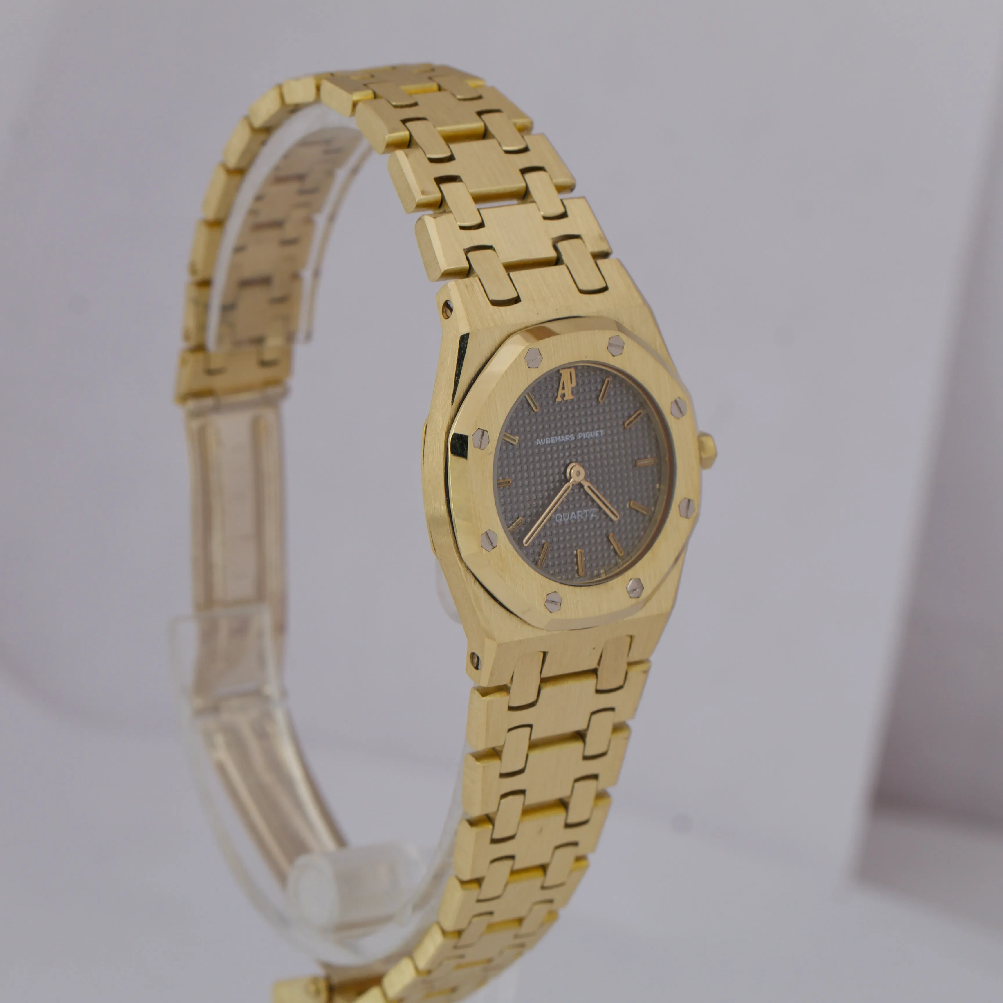 Ladies Audemars Piguet Royal Oak 6007BA Gray 18K Yellow Gold 26mm Quartz Watch