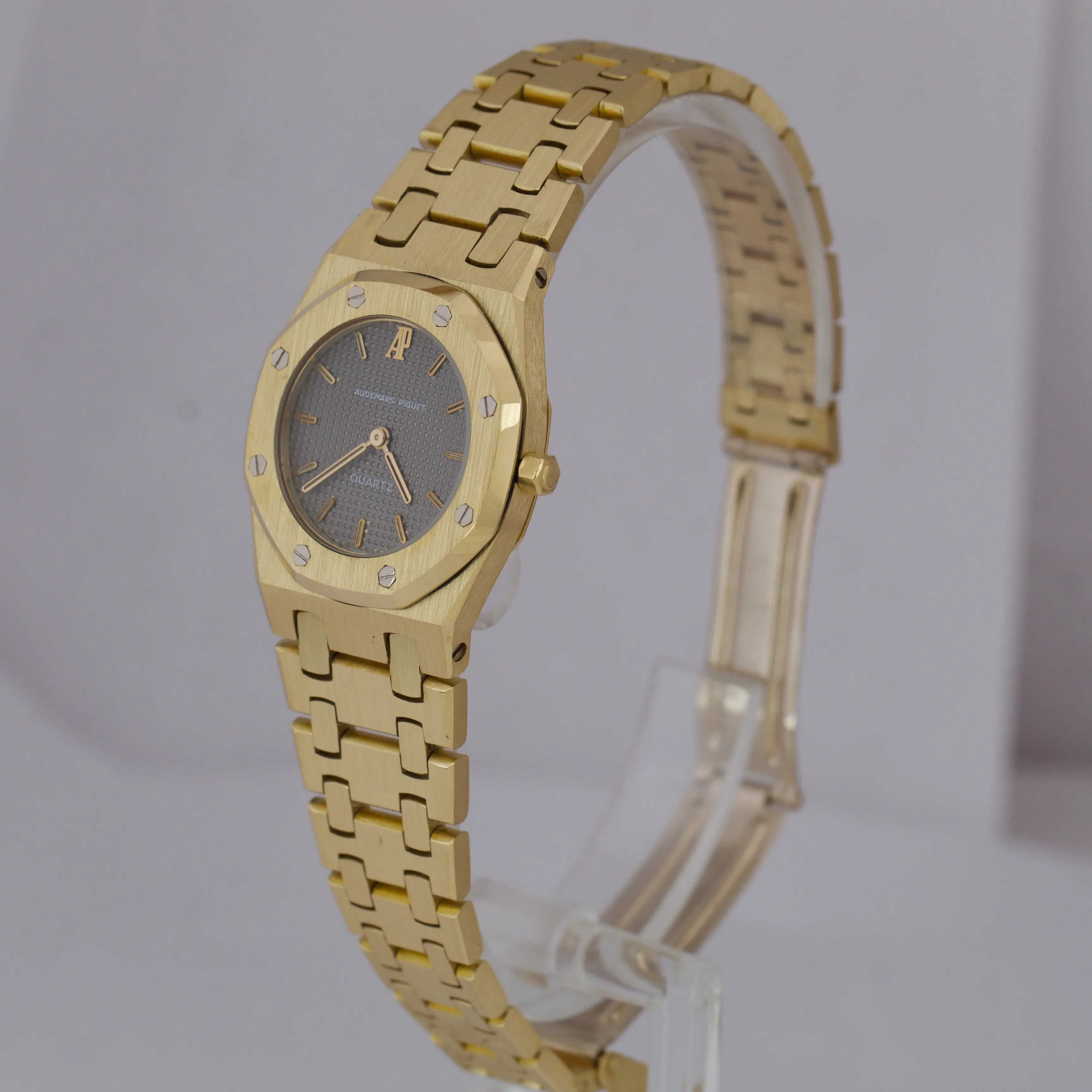 Ladies Audemars Piguet Royal Oak 6007BA Gray 18K Yellow Gold 26mm Quartz Watch