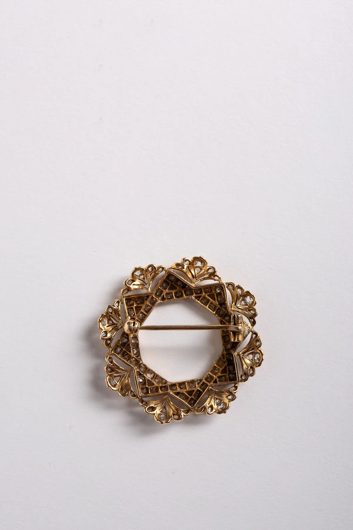 MAXFIELD PRIVATE COLLECTION | VINTAGE VICTORIAN STAR DIAMOND BROOCH