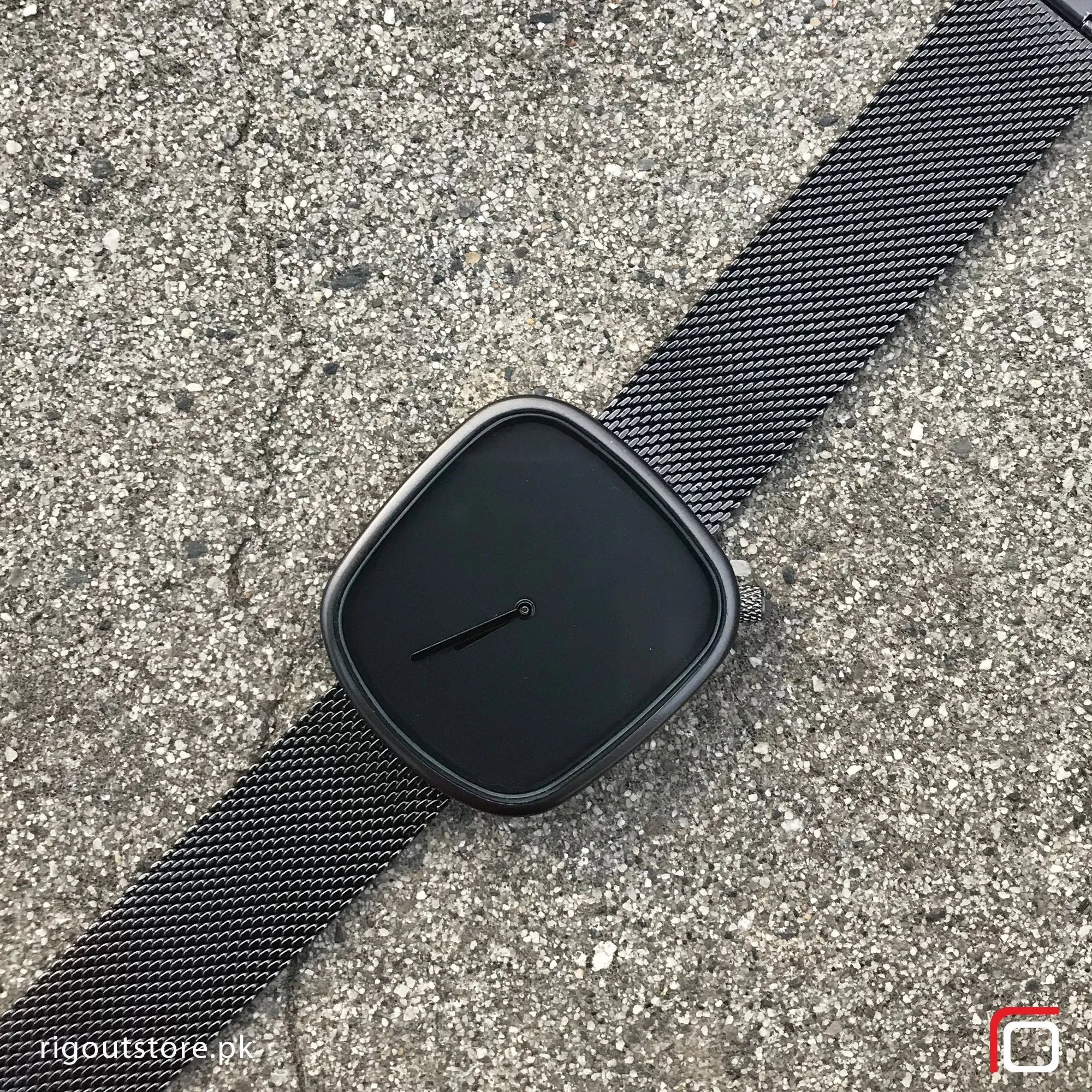 Minimalist Mesh Chain Watch