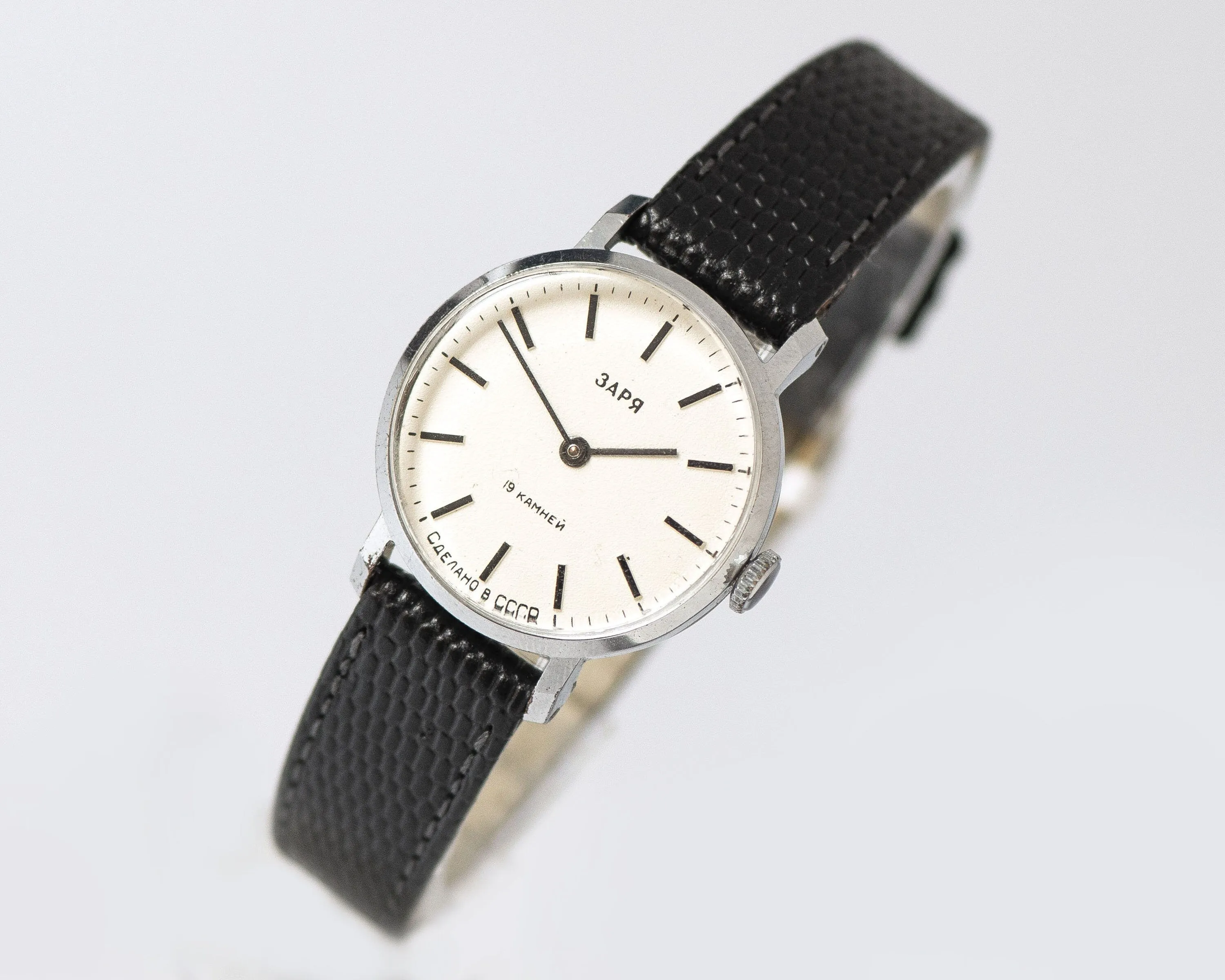 Mint condition women's watch minimalist Dawn, silver shade lady watch shockproof, dress watch women gift classic, new premium leather strap