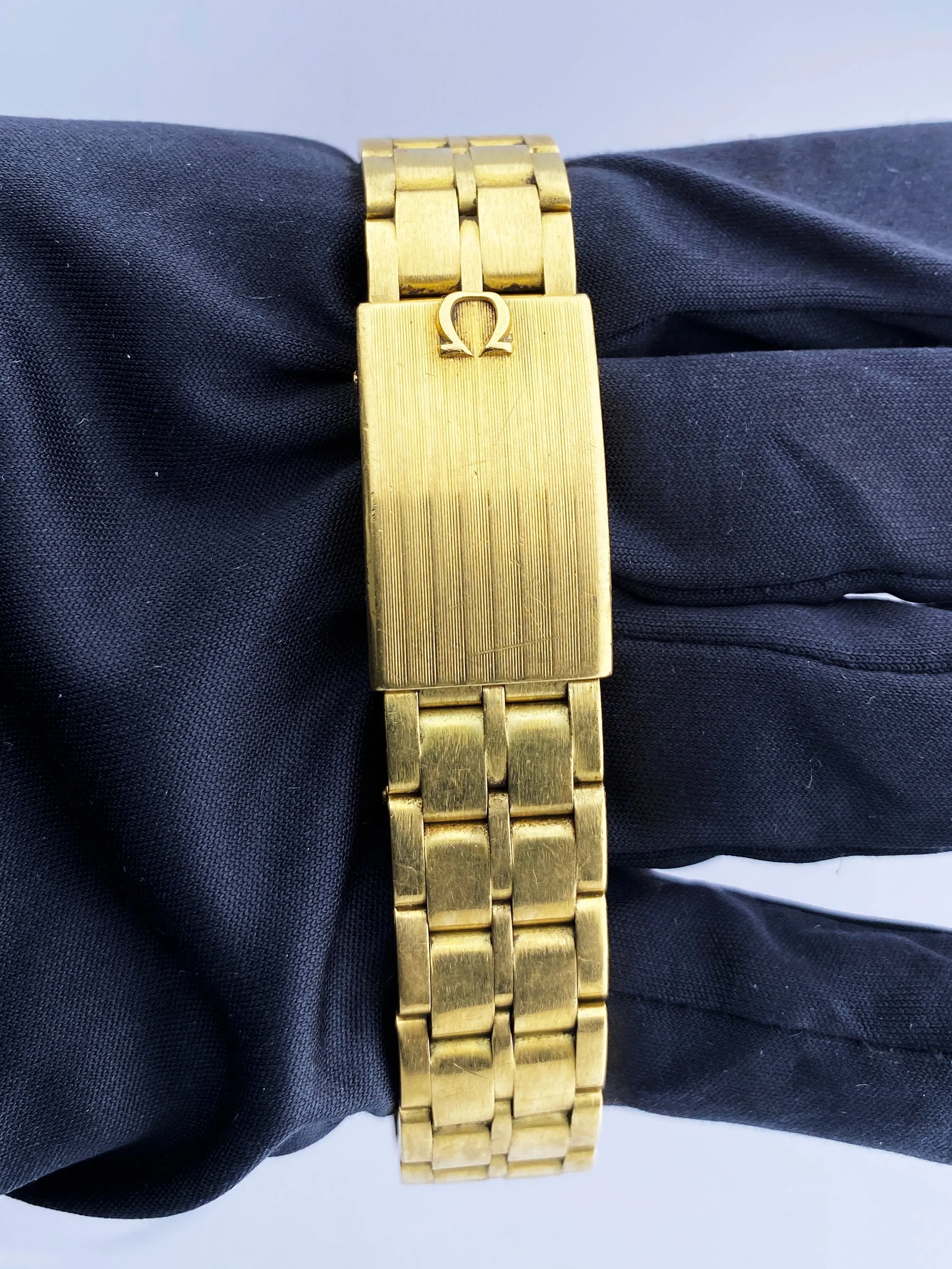 Omega Constellation Vintage 18K Yellow Gold Mens Watch