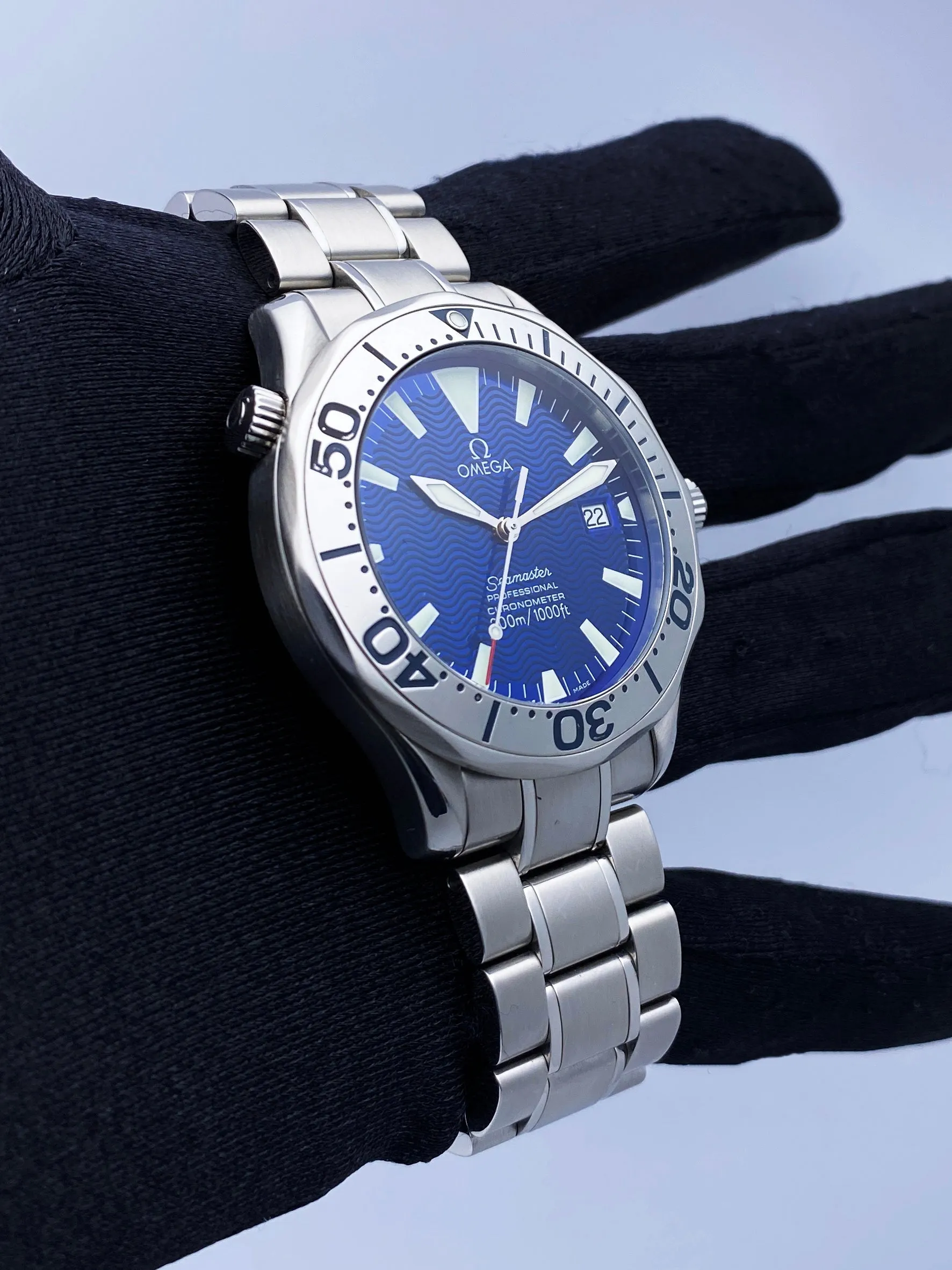 Omega Seamaster 2255.80.00 300M Chronometer Mens Watch