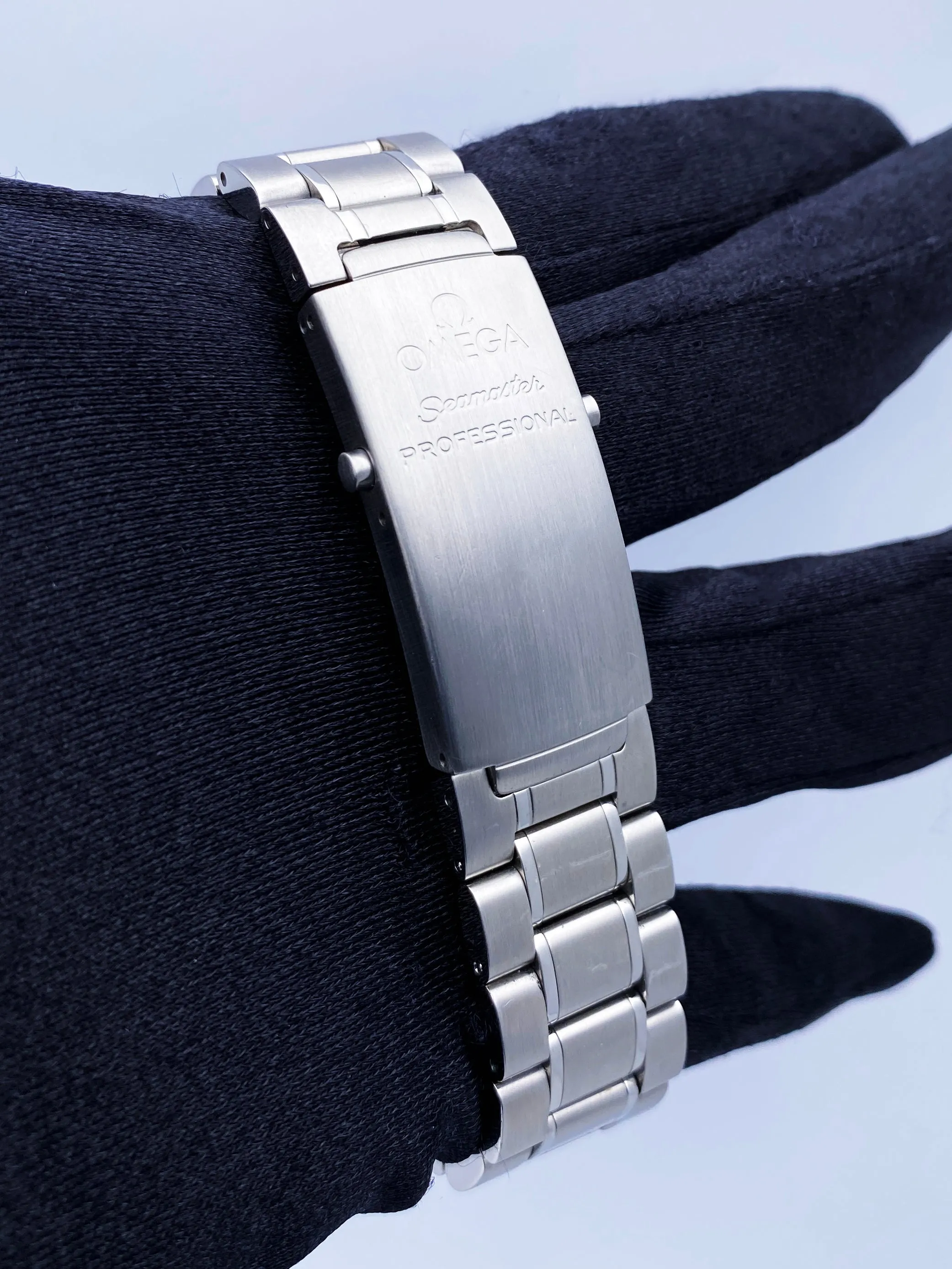 Omega Seamaster 2255.80.00 300M Chronometer Mens Watch