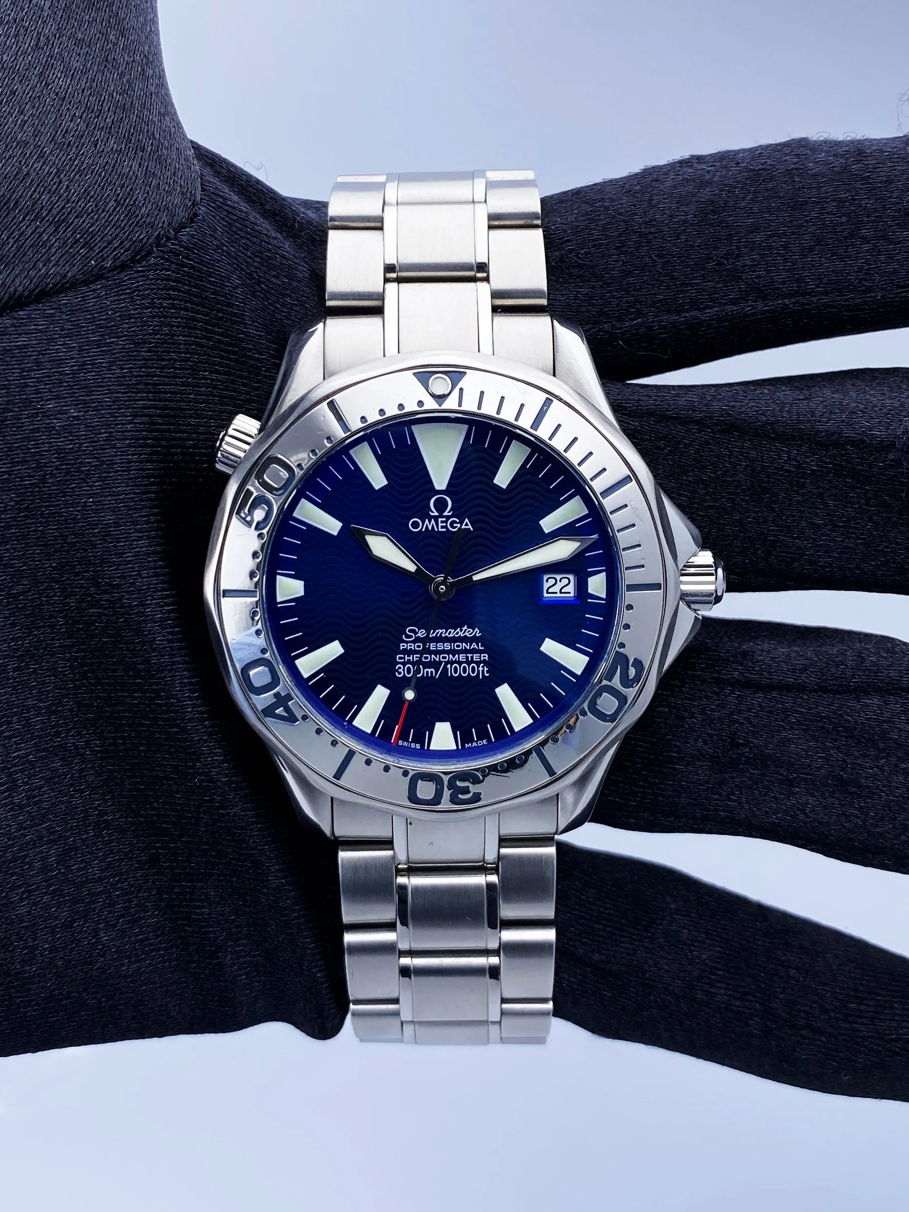 Omega Seamaster 2255.80.00 300M Chronometer Mens Watch