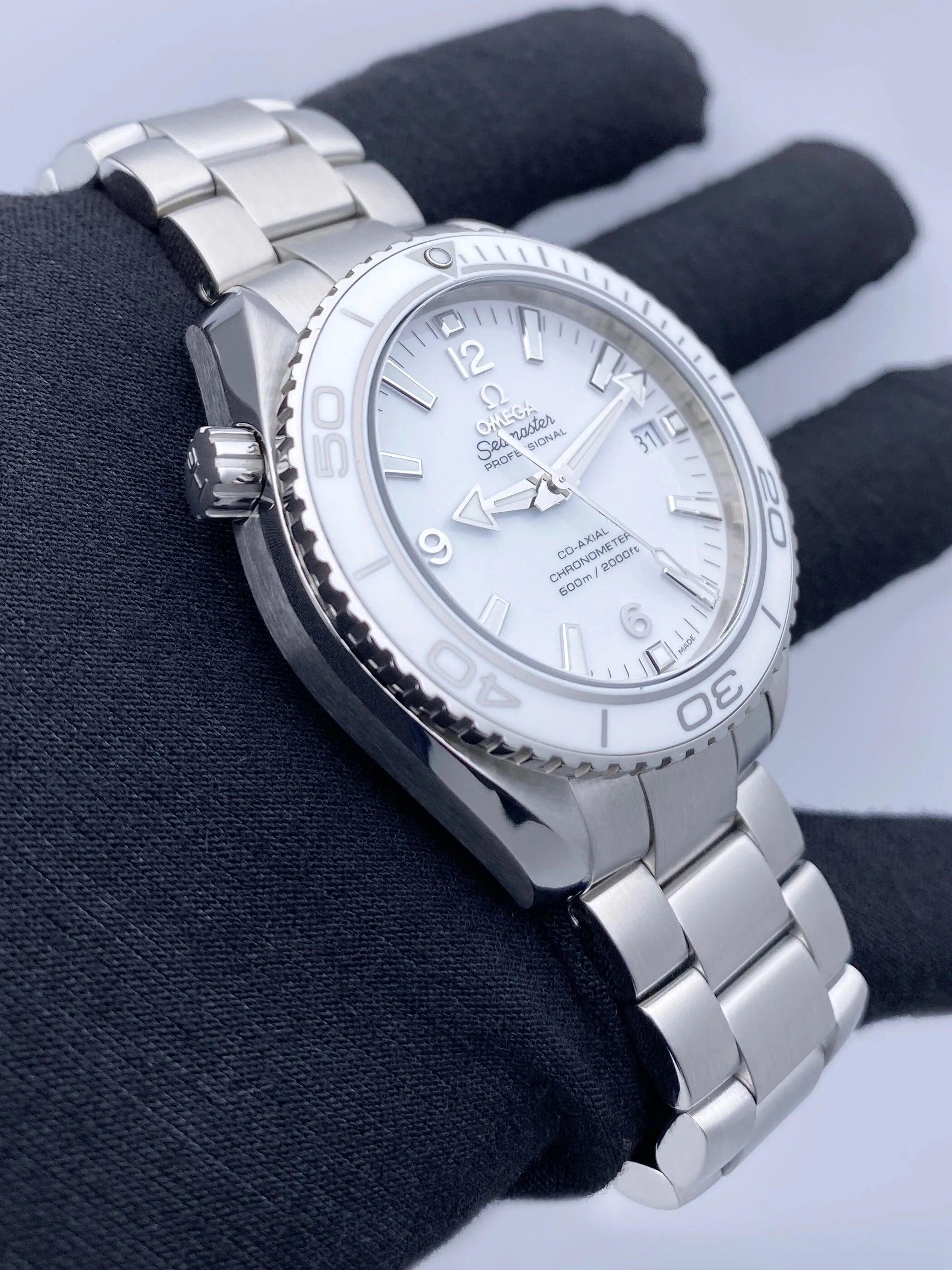 Omega Seamaster Planet Ocean 42MM Mens Watch Box Papers