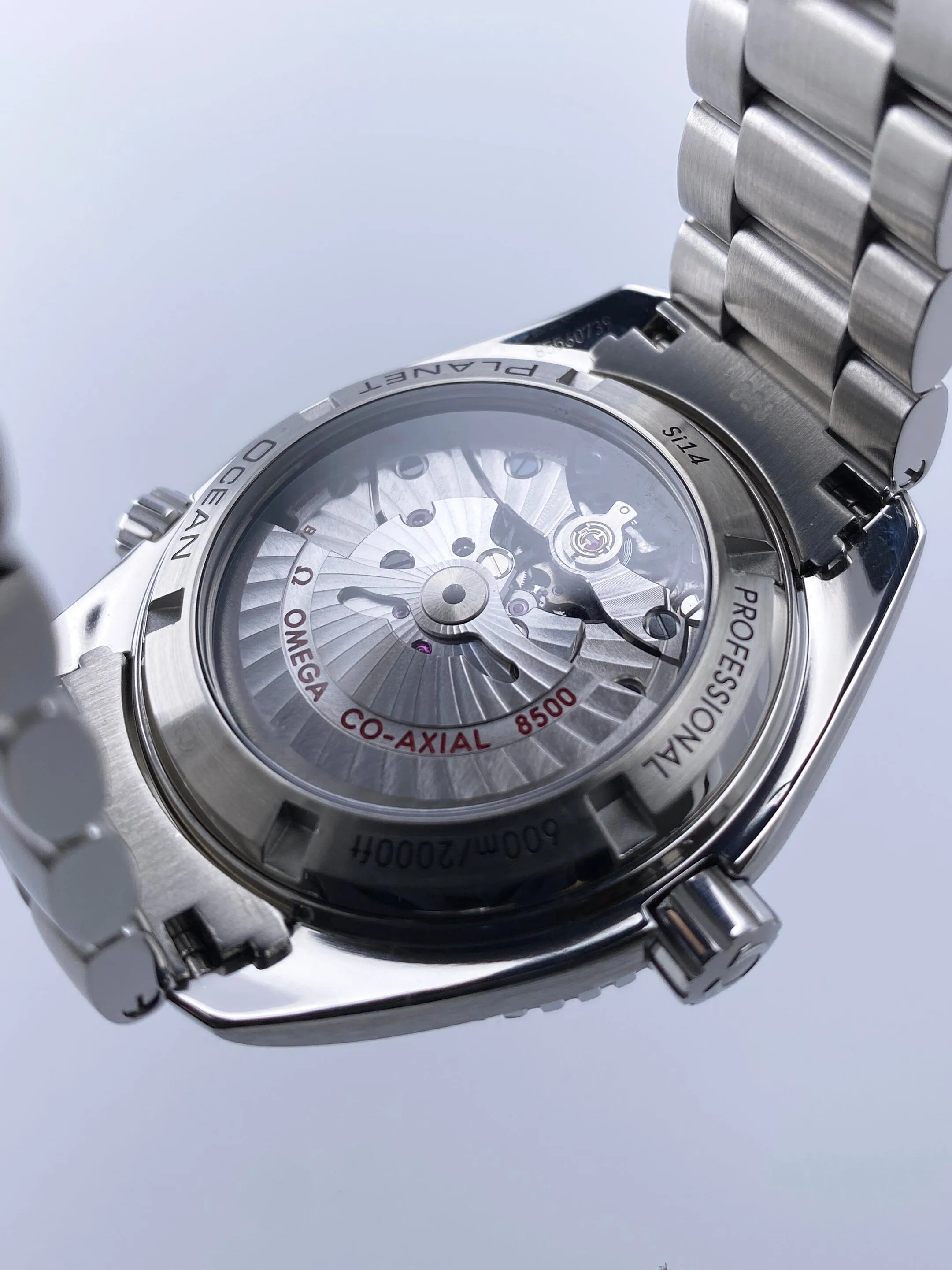 Omega Seamaster Planet Ocean 42MM Mens Watch Box Papers