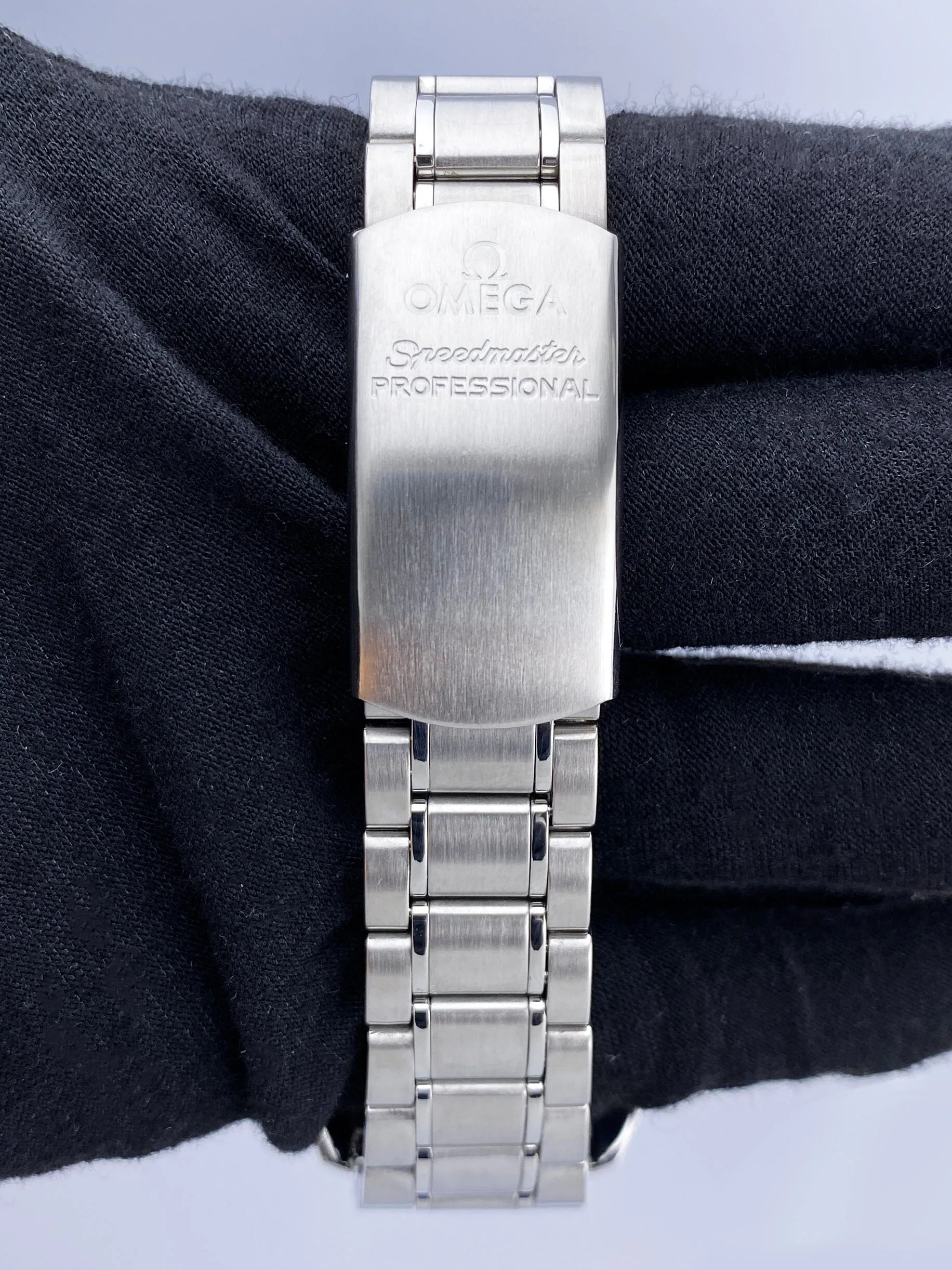 Omega Speedmaster MOONWATCH 3570.50.00 Mens Watch