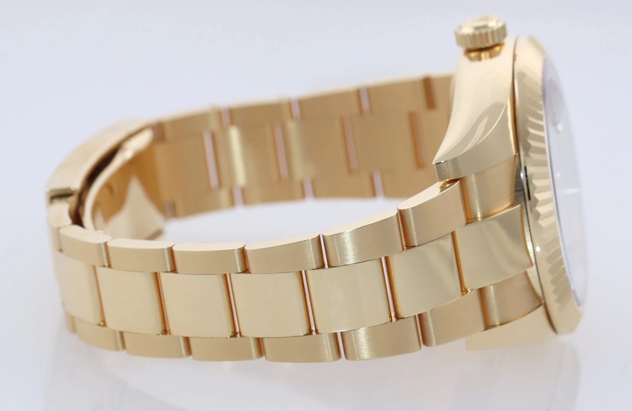 PAPERS JULY 2020 NEW Rolex Sky-Dweller 42mm 18k Yellow Gold White 326938 Watch