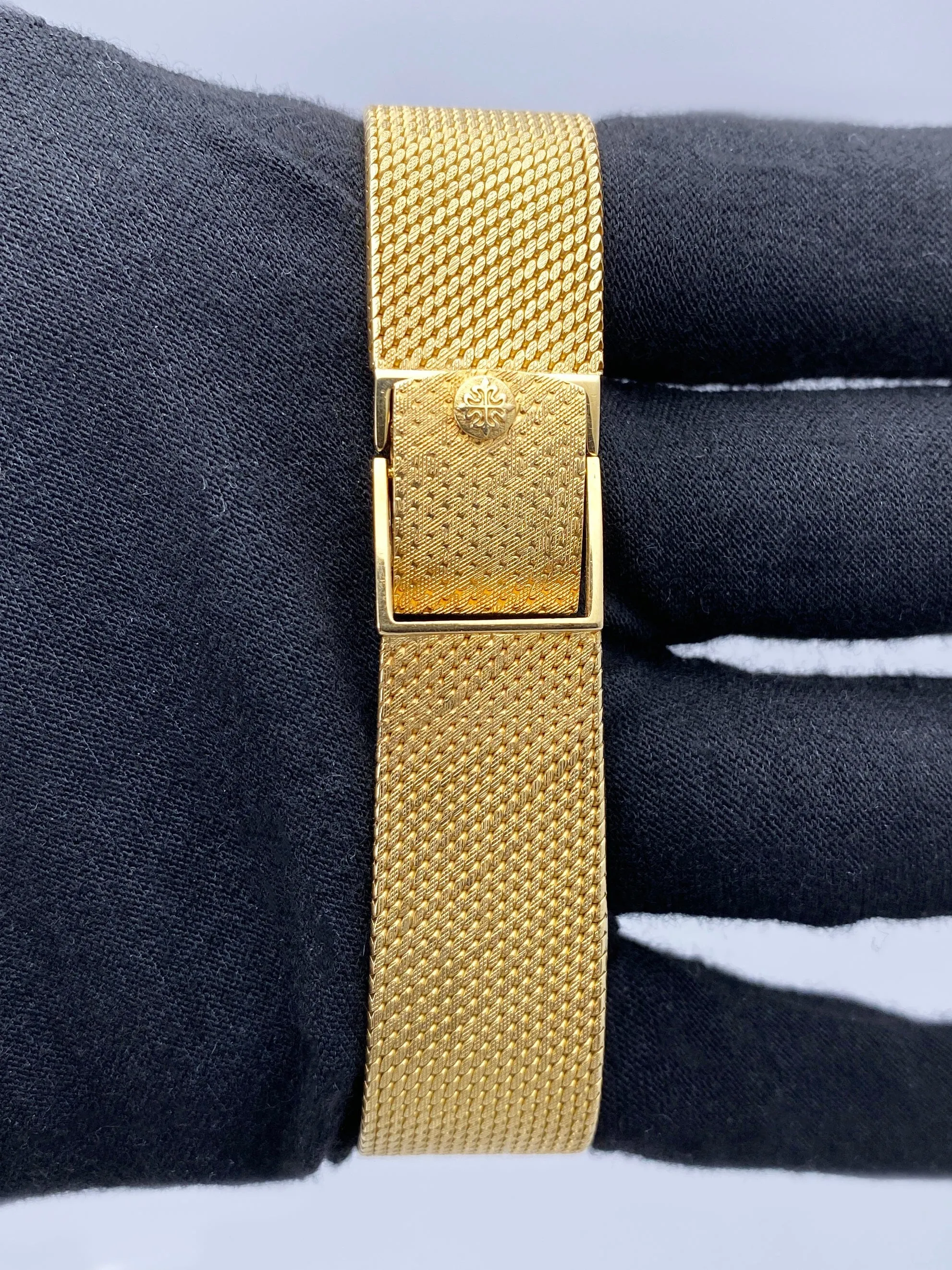 Patek Philippe Calatrava 3520/10 18K Yellow Gold Watch