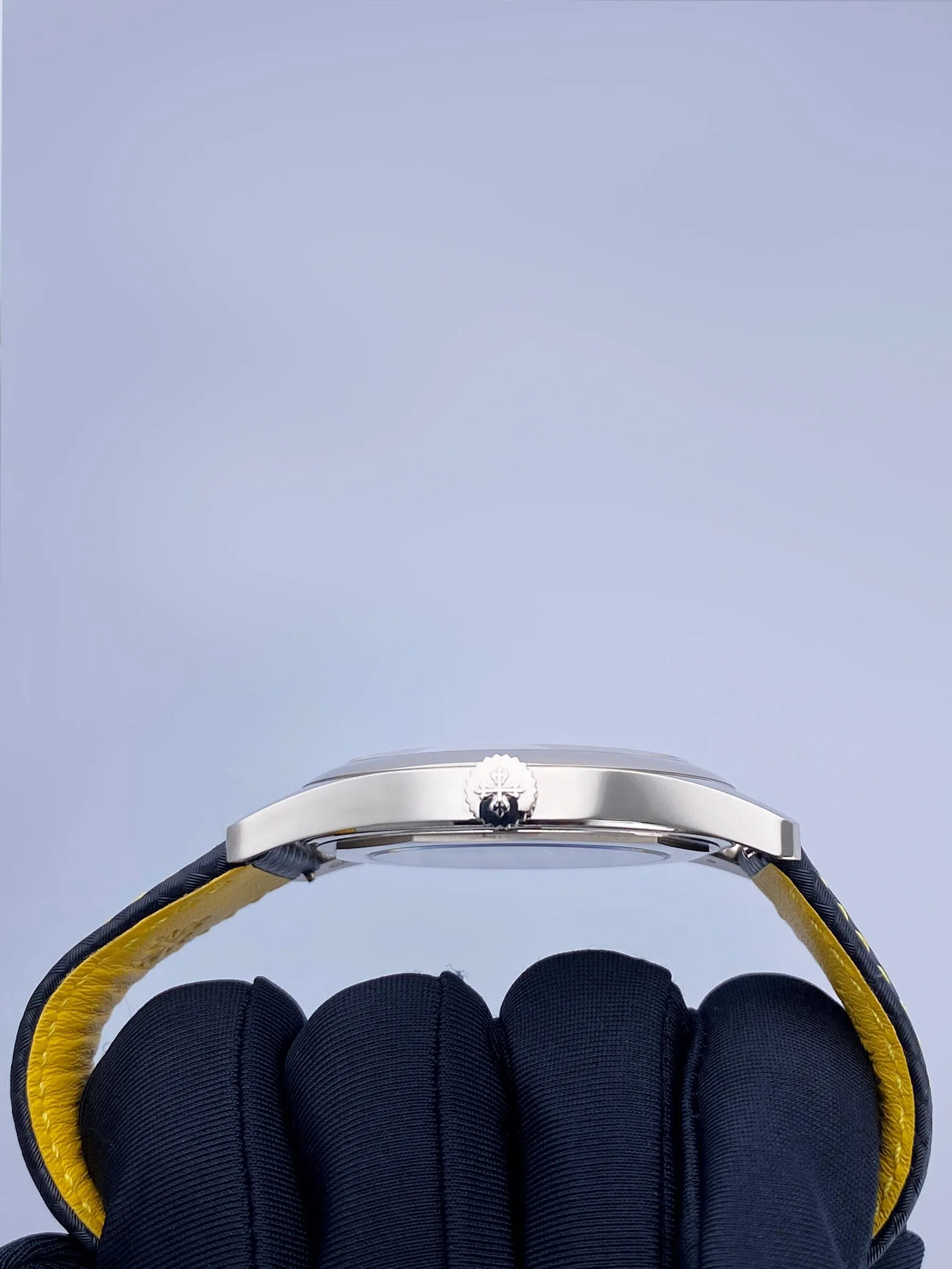Patek Philippe Calatrava 6007G-001 Yellow Mens Watch Box Papers