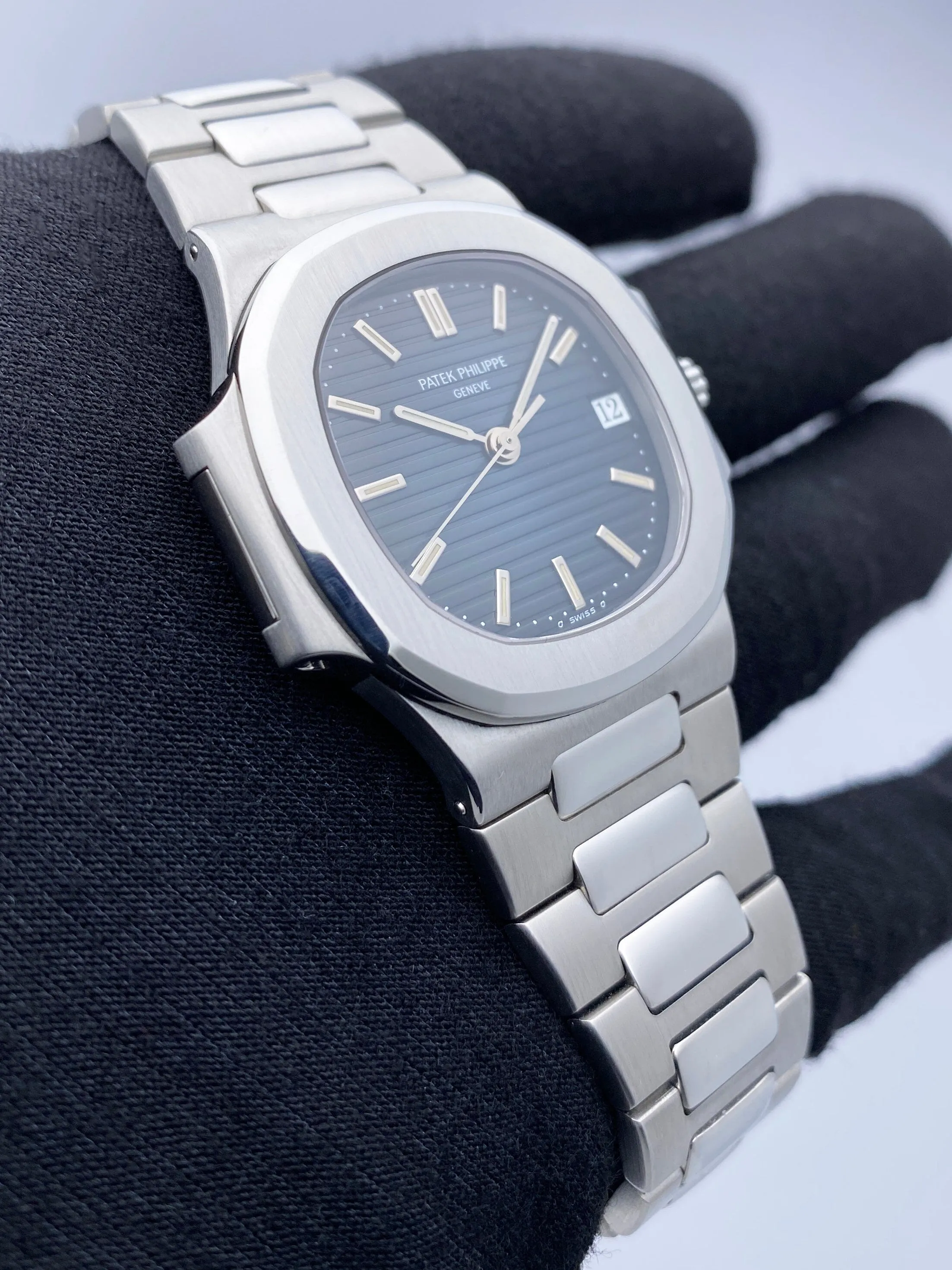 Patek Philippe Nautilus 3800/1A-001 Blue Dial Mens Watch Box Papers
