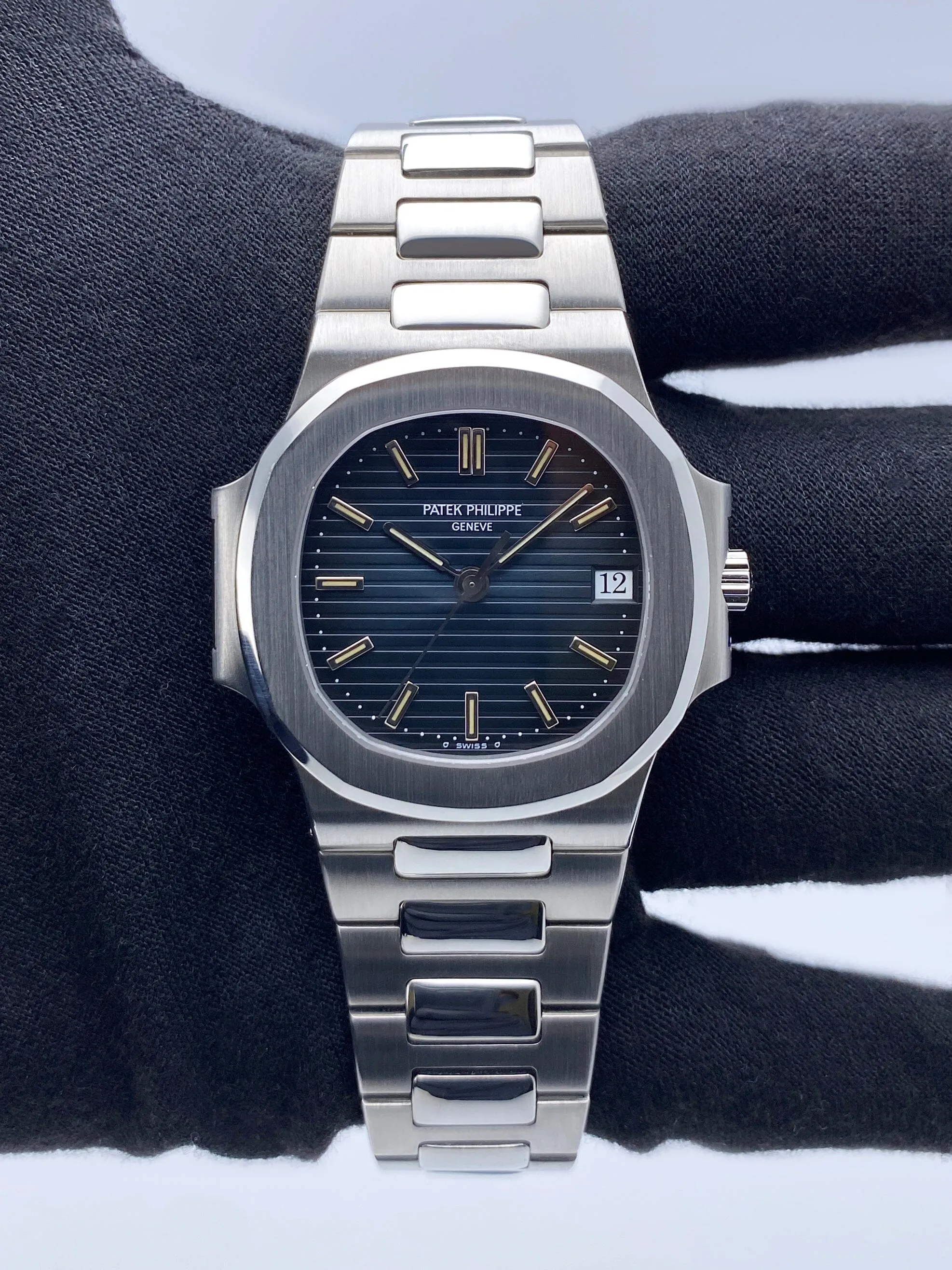 Patek Philippe Nautilus 3800/1A-001 Blue Dial Mens Watch Box Papers