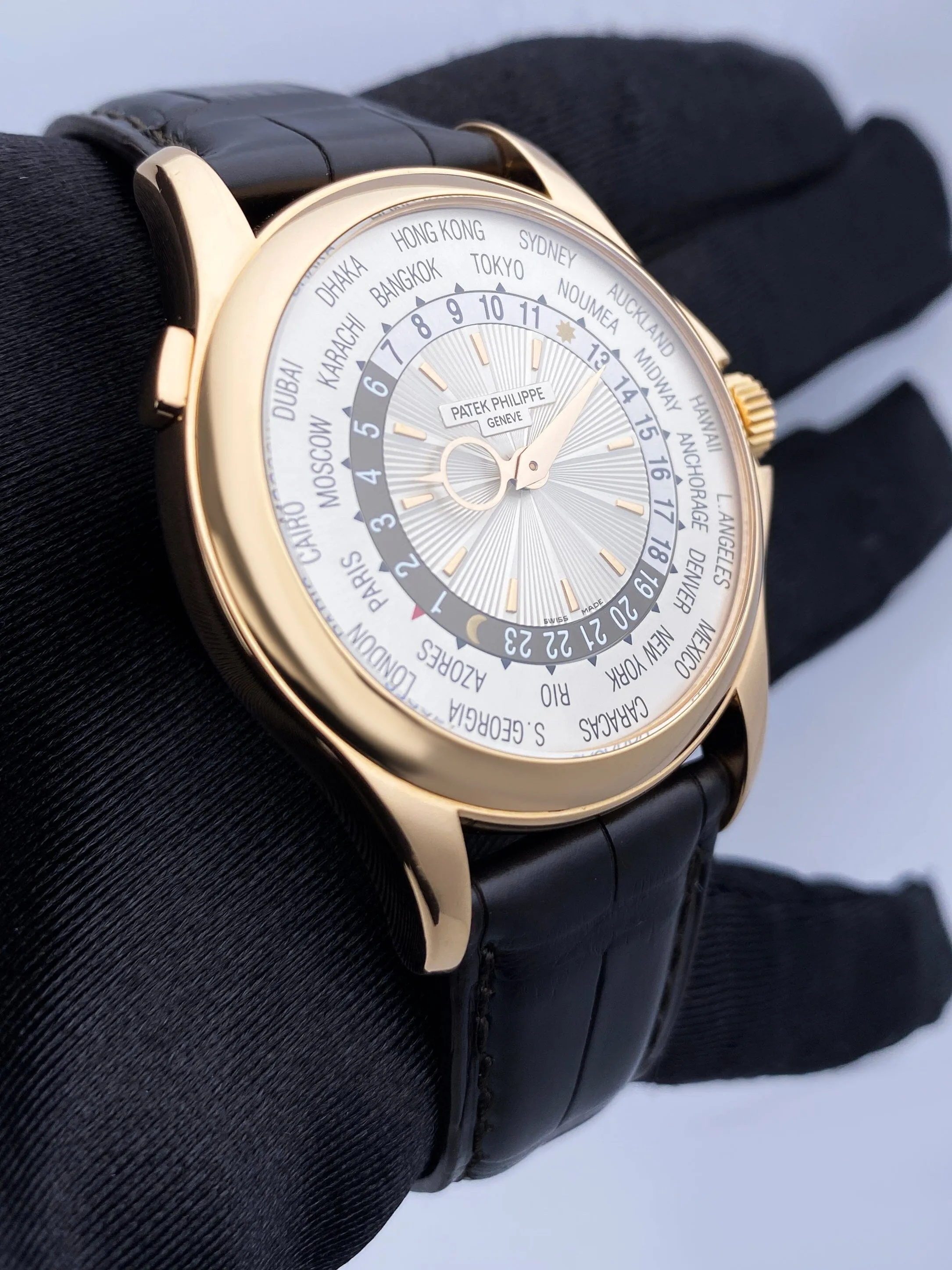 Patek Philippe World Time 5130R 18K Rose Gold Mens Watch