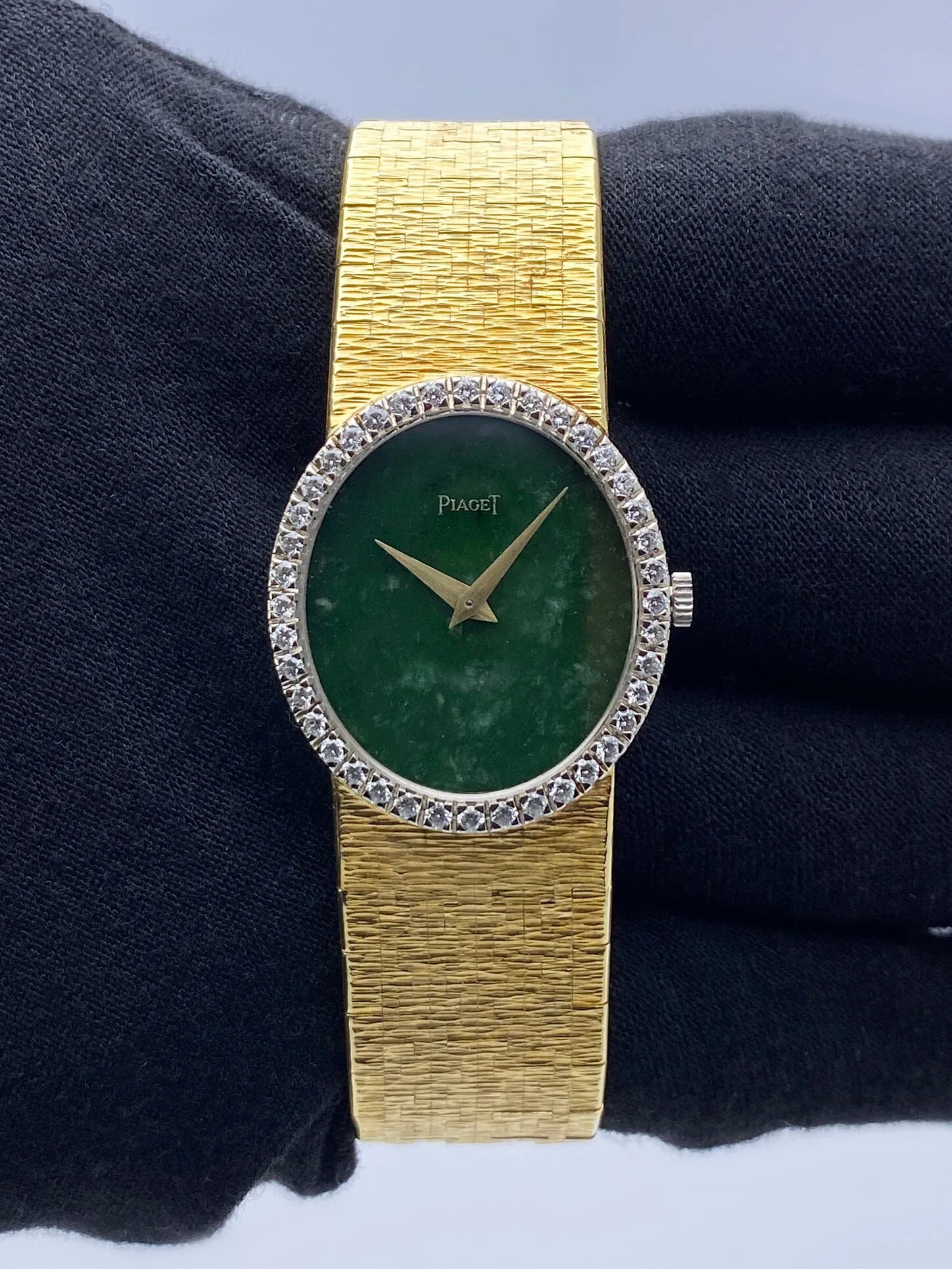 Piaget 9826A6 Diamond Nephrite Dial Ladies Watch