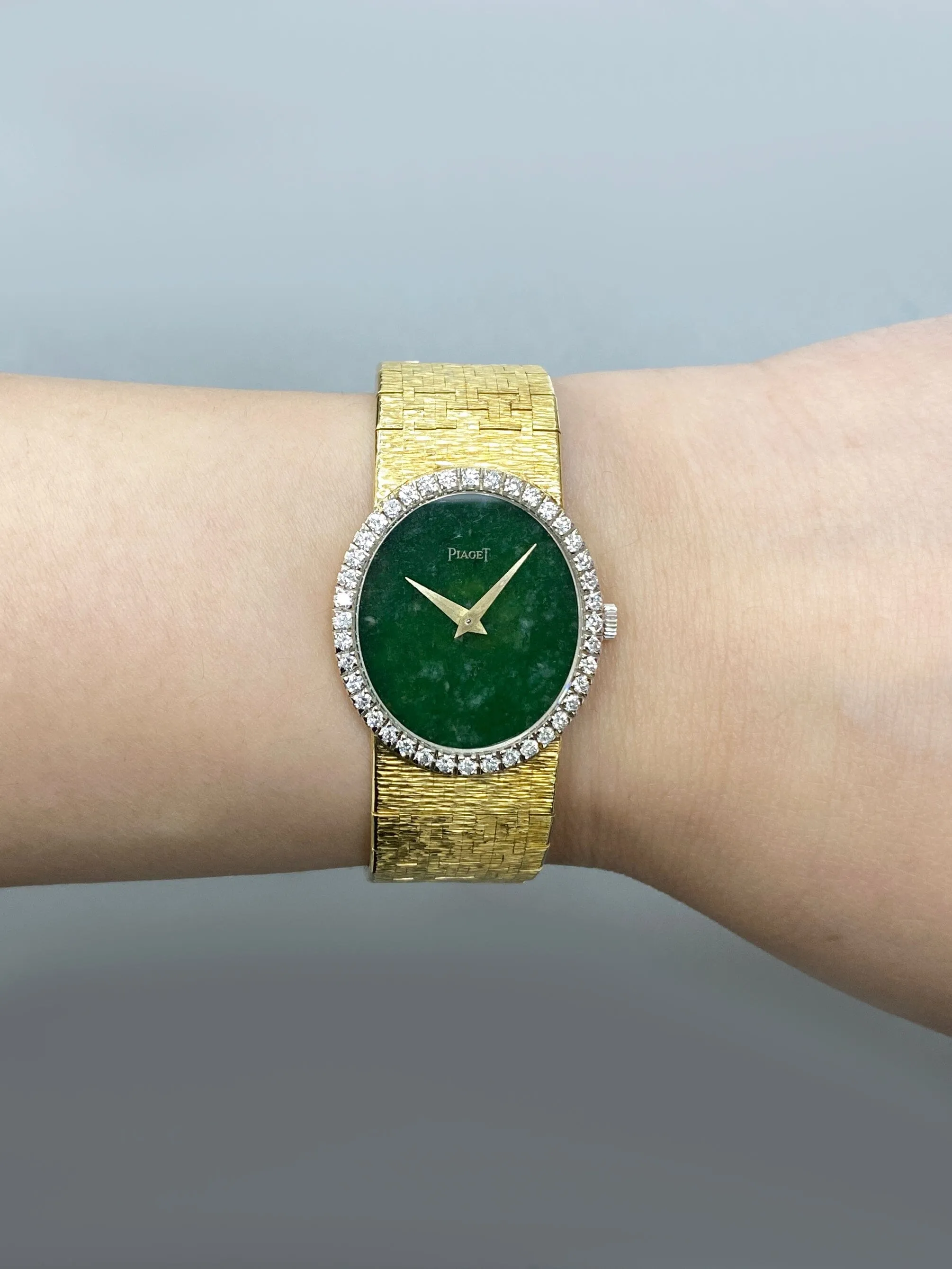 Piaget 9826A6 Diamond Nephrite Dial Ladies Watch