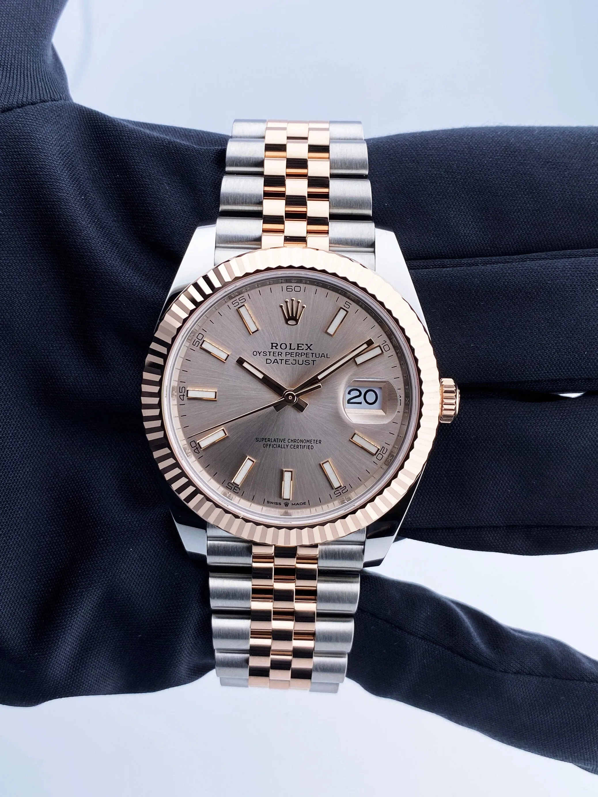 Rolex Datejust 41 126331 Sundust Dial Rose Gold Mens Watch Box Papers