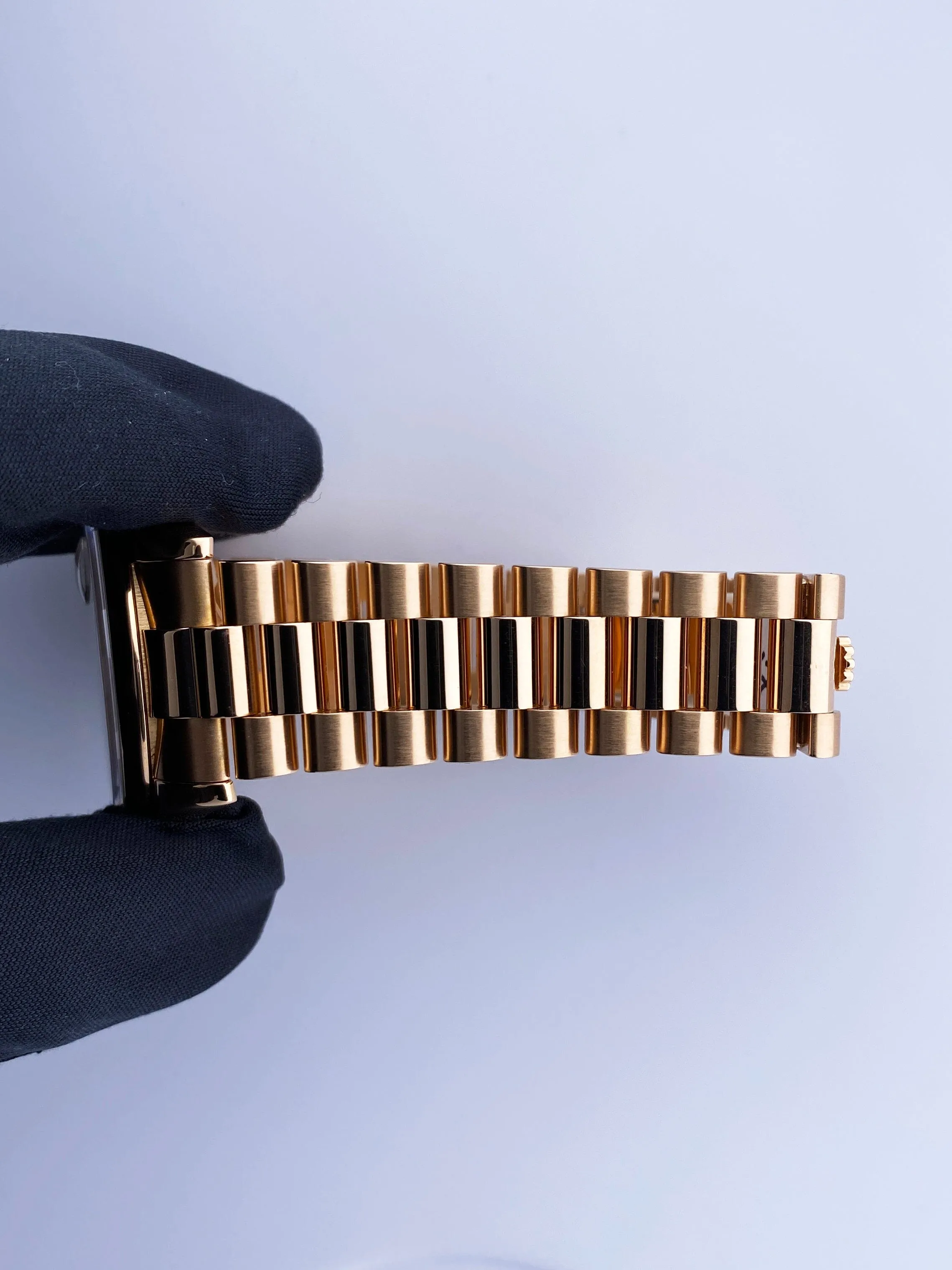 Rolex Day Date 118205 18K Rose Gold Mens Watch