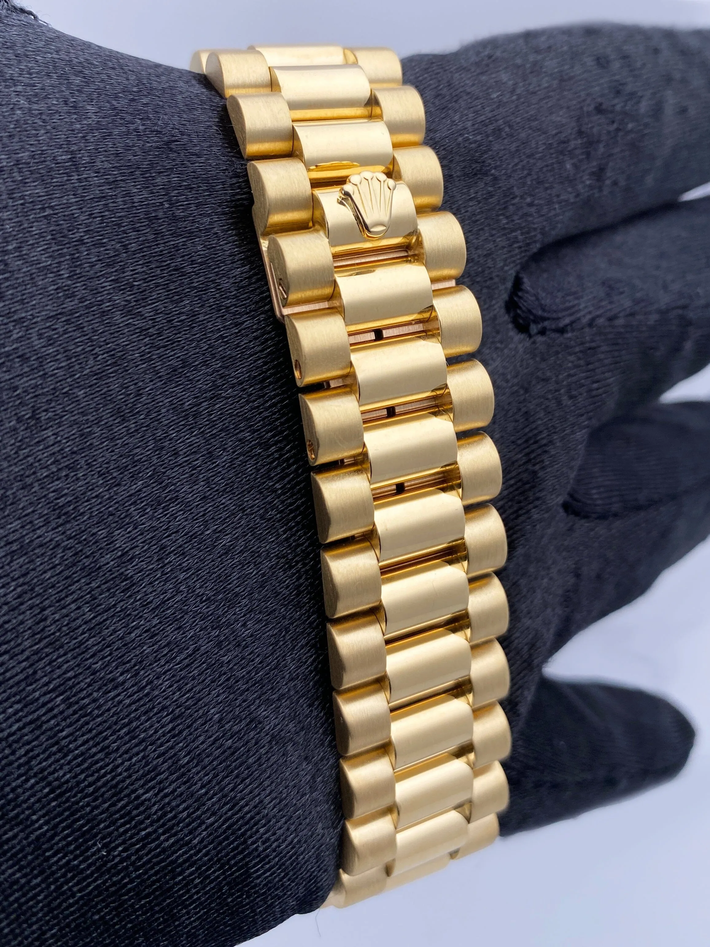 Rolex Day Date 18238 18K Yellow Gold Mens Watch