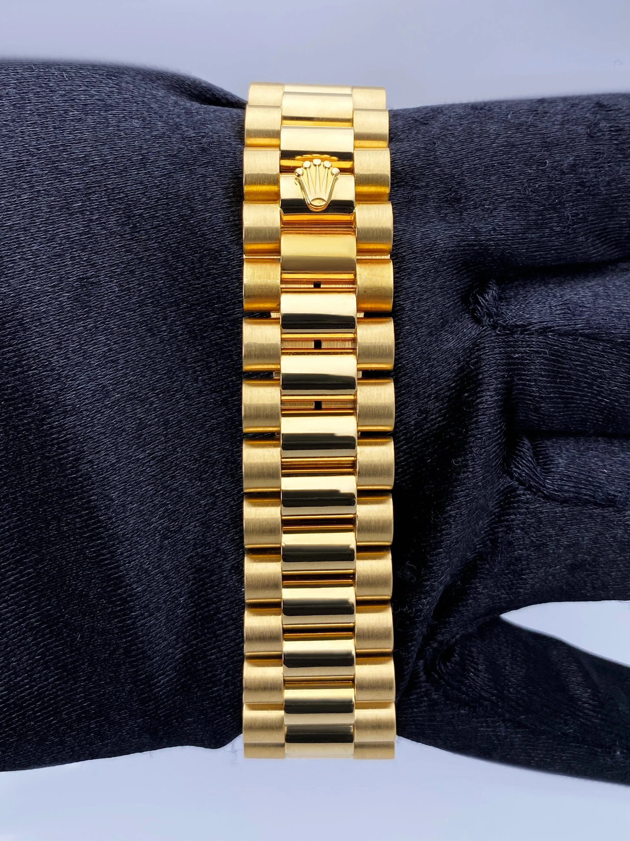 Rolex Day Date 18238 Diamond Dial Mens Watch
