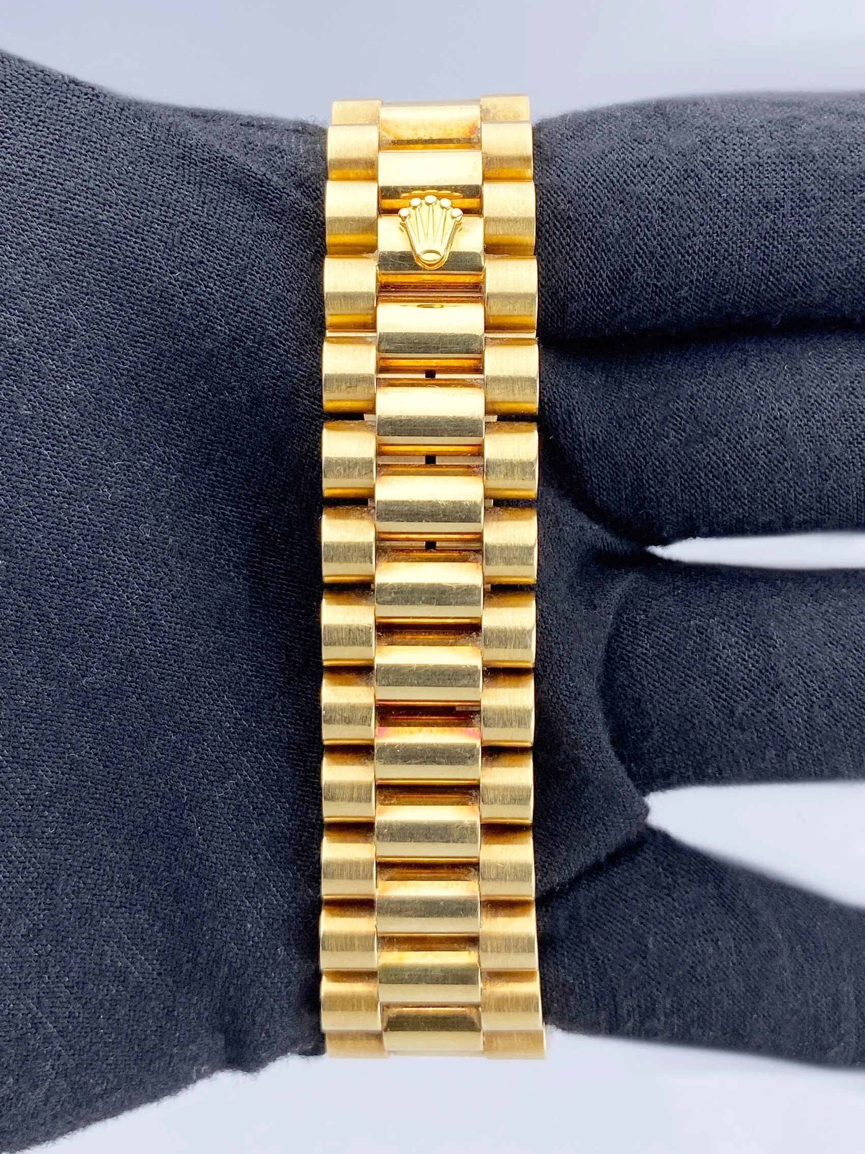 Rolex Day Date 18238 Emerald Diamond Dial Mens Watch