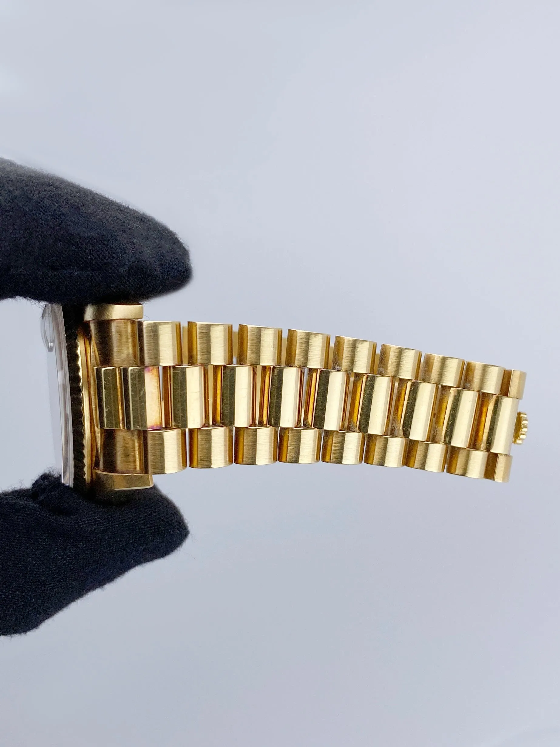 Rolex Day Date 18238 Emerald Diamond Dial Mens Watch