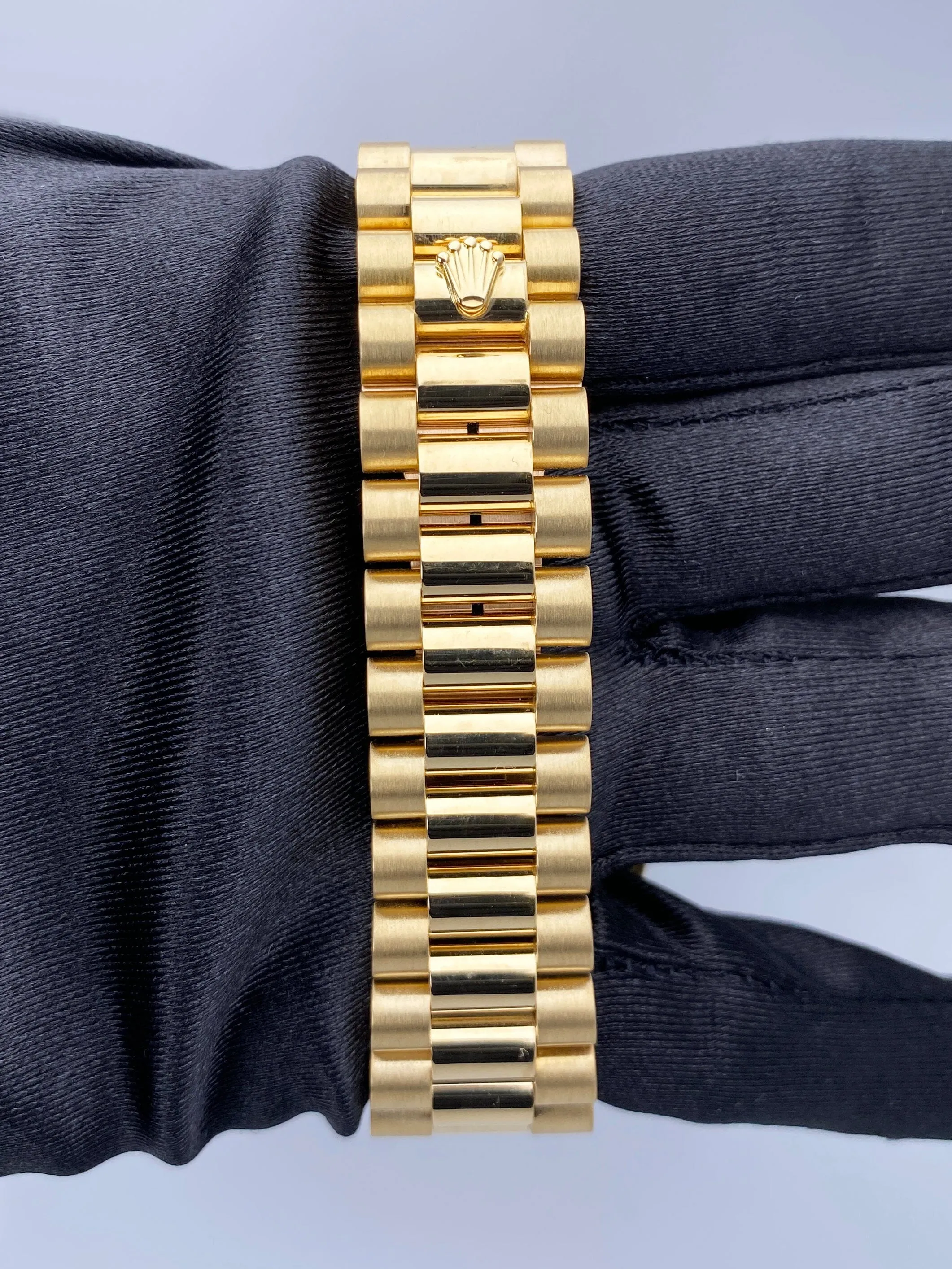 Rolex Day Date 18238 Sliver Anniversary Dial Mens Watch Box Papers