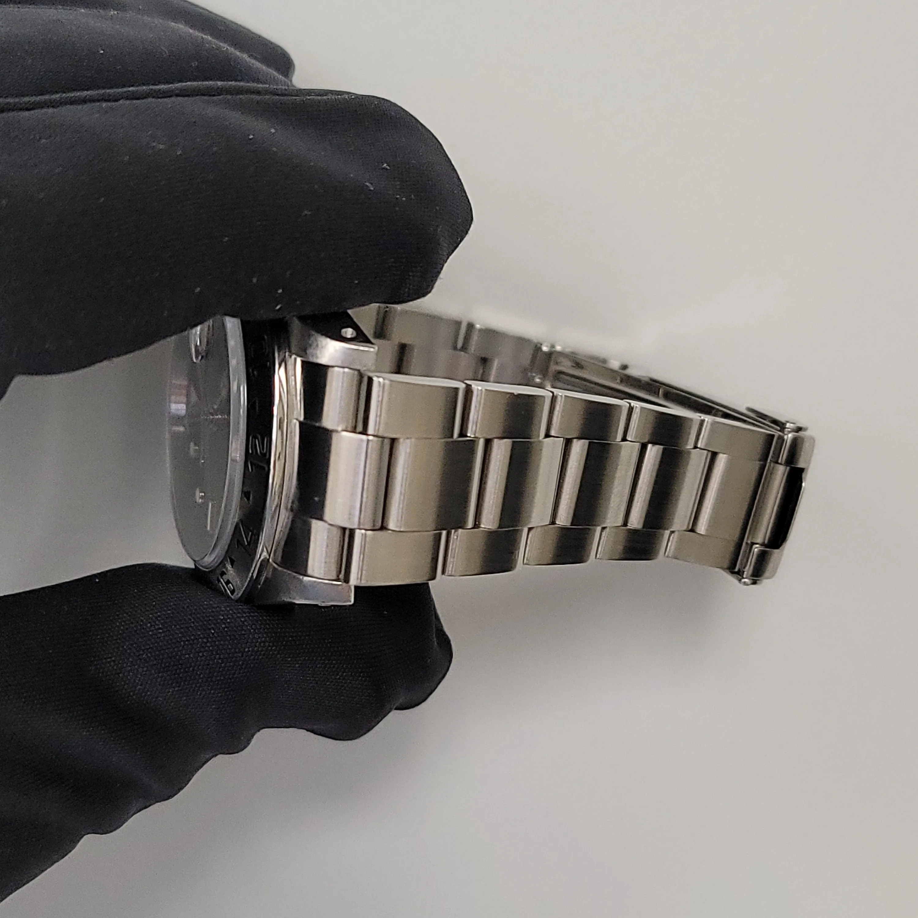 Rolex Explorer II 16570  Men's Watch Box & Papers