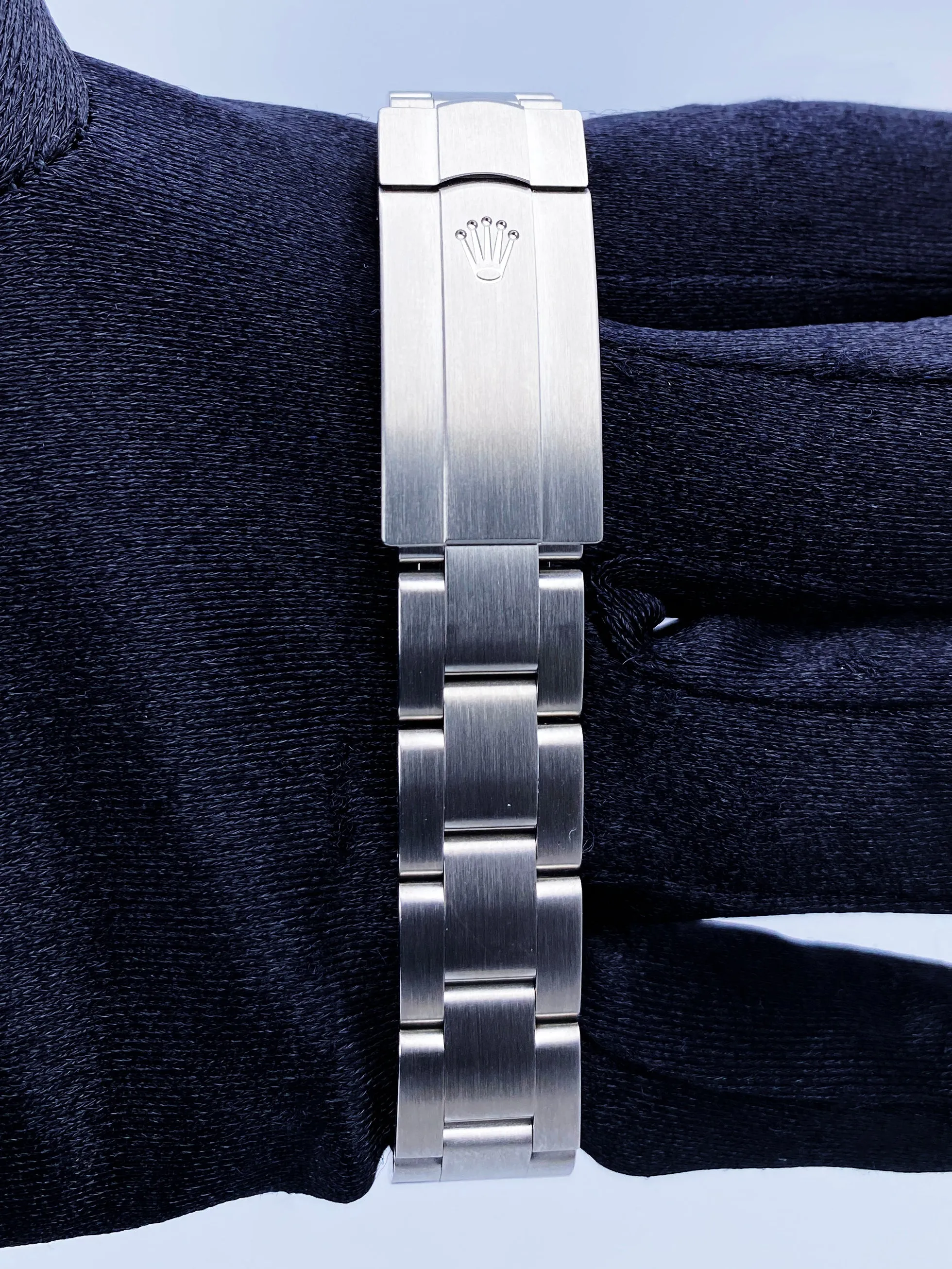 Rolex Oyster Perpetual 276200 Black Dial Ladies Watch Box Papers