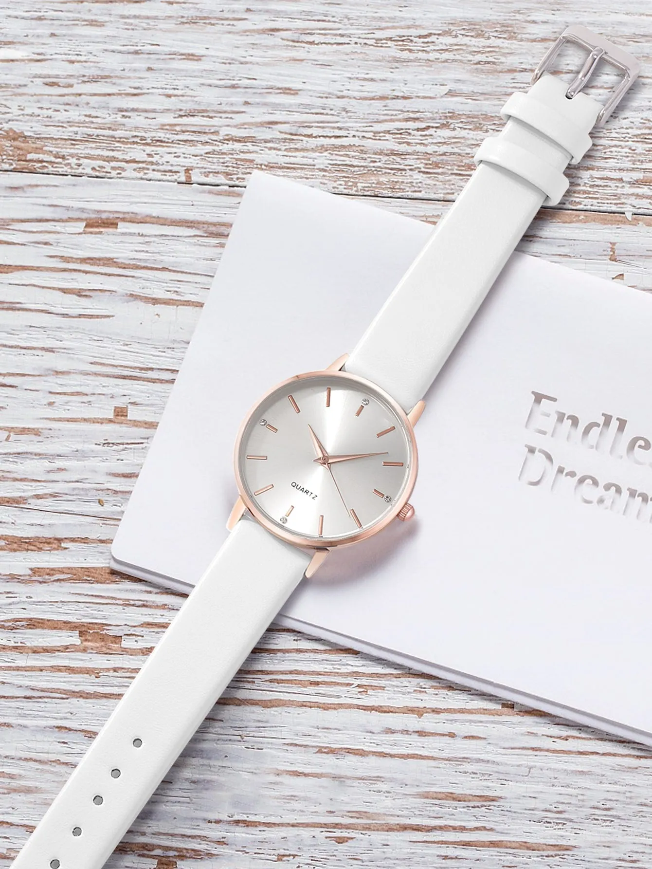 Round Pointer Quartz Watch - White