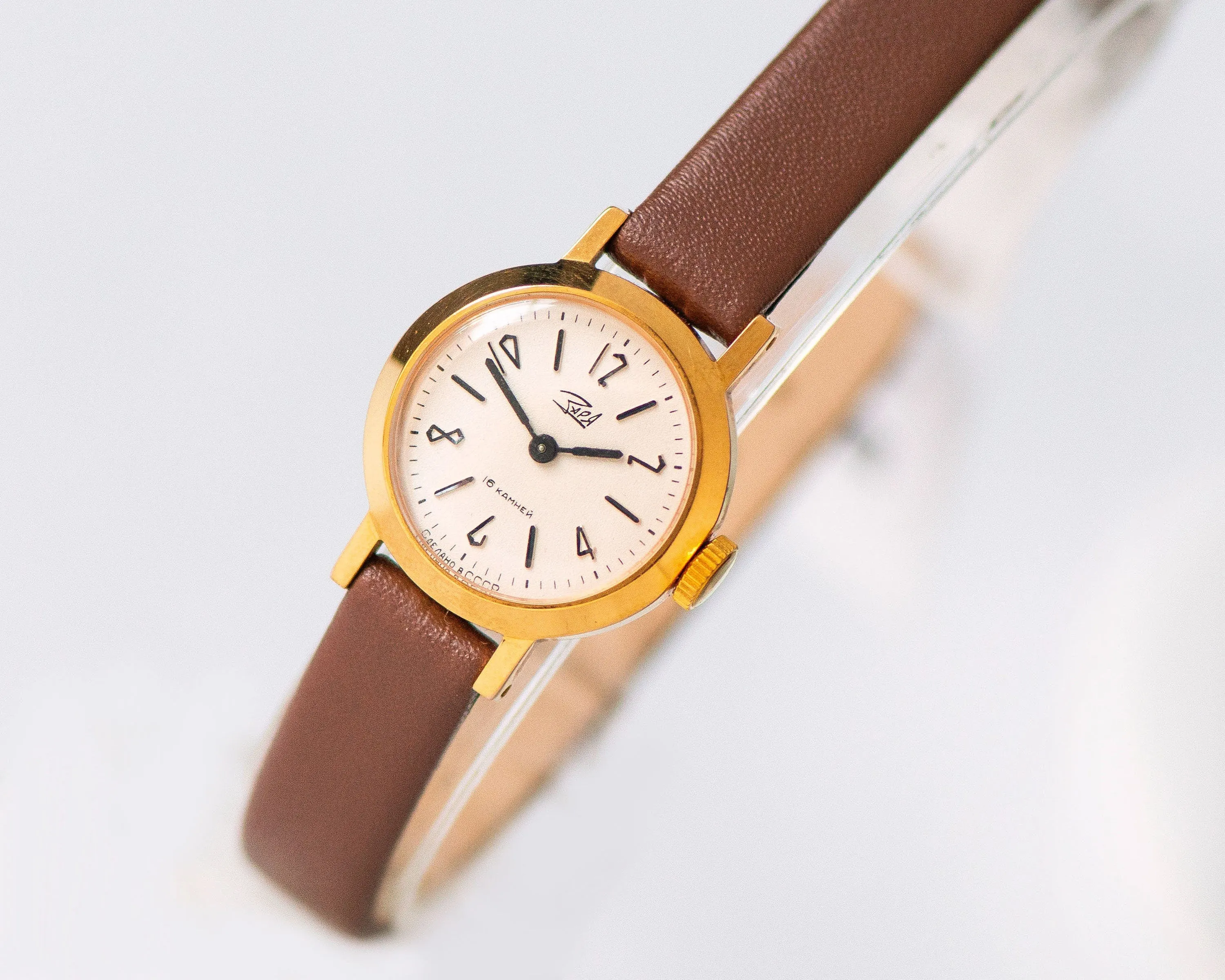 Unused women watch vintage classic Dawn, gold plated lady watch minimalist, shockproof lady watch jewelry gift, new premium leather strap