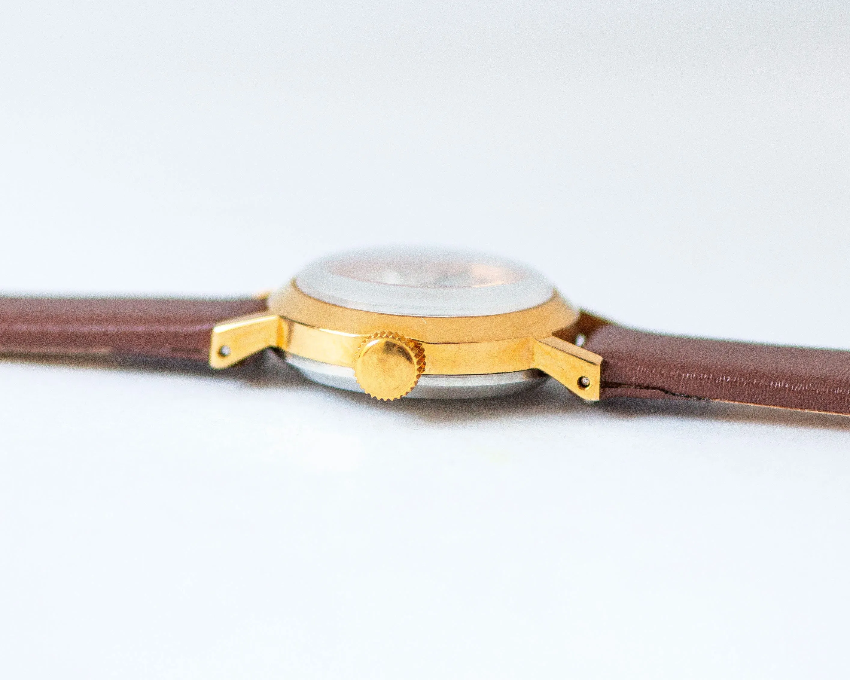 Unused women watch vintage classic Dawn, gold plated lady watch minimalist, shockproof lady watch jewelry gift, new premium leather strap